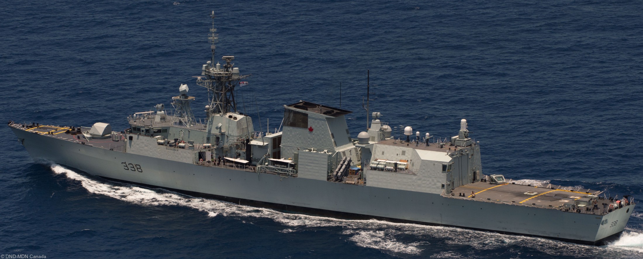 ffh-338 hmcs winnipeg halifax class helicopter patrol frigate ncsm royal canadian navy 58