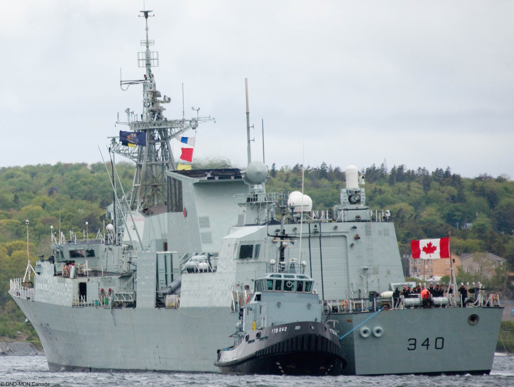 ffh-340 hmcs st. john's halifax class helicopter patrol frigate ncsm royal canadian navy 35