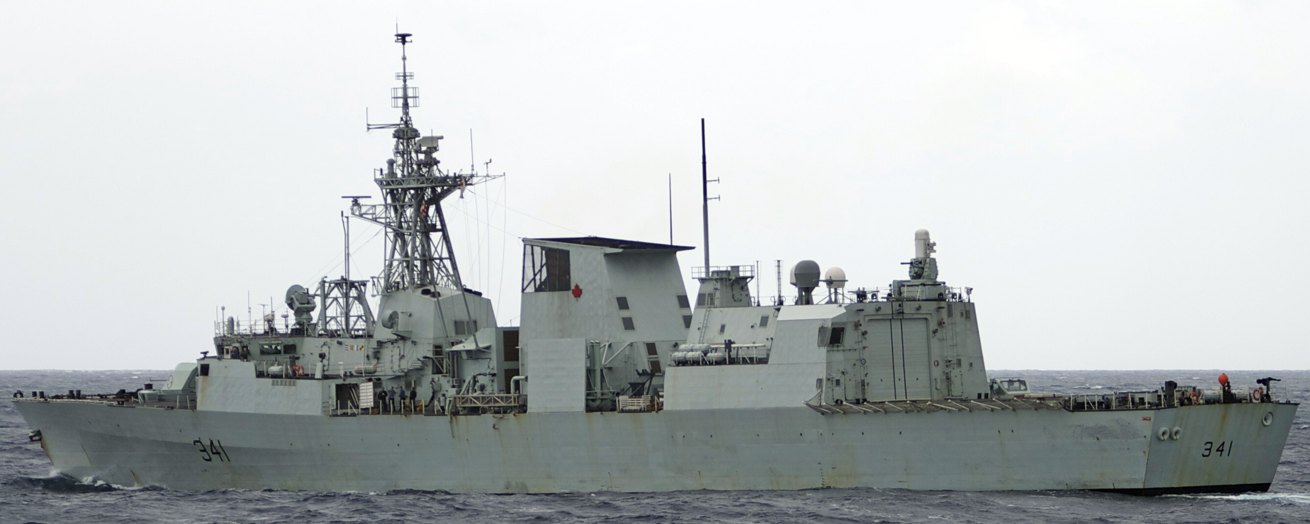 ffh-441 hmcs ottawa halifax class helicopter patrol frigate ncsm royal canadian navy 08