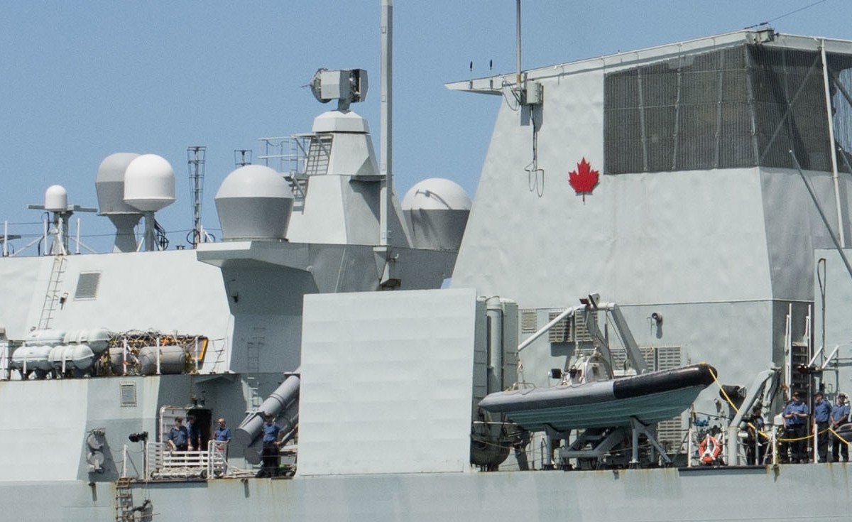 ffh-441 hmcs ottawa halifax class helicopter patrol frigate ncsm royal canadian navy 13b torpedo tubes harpoon ssm
