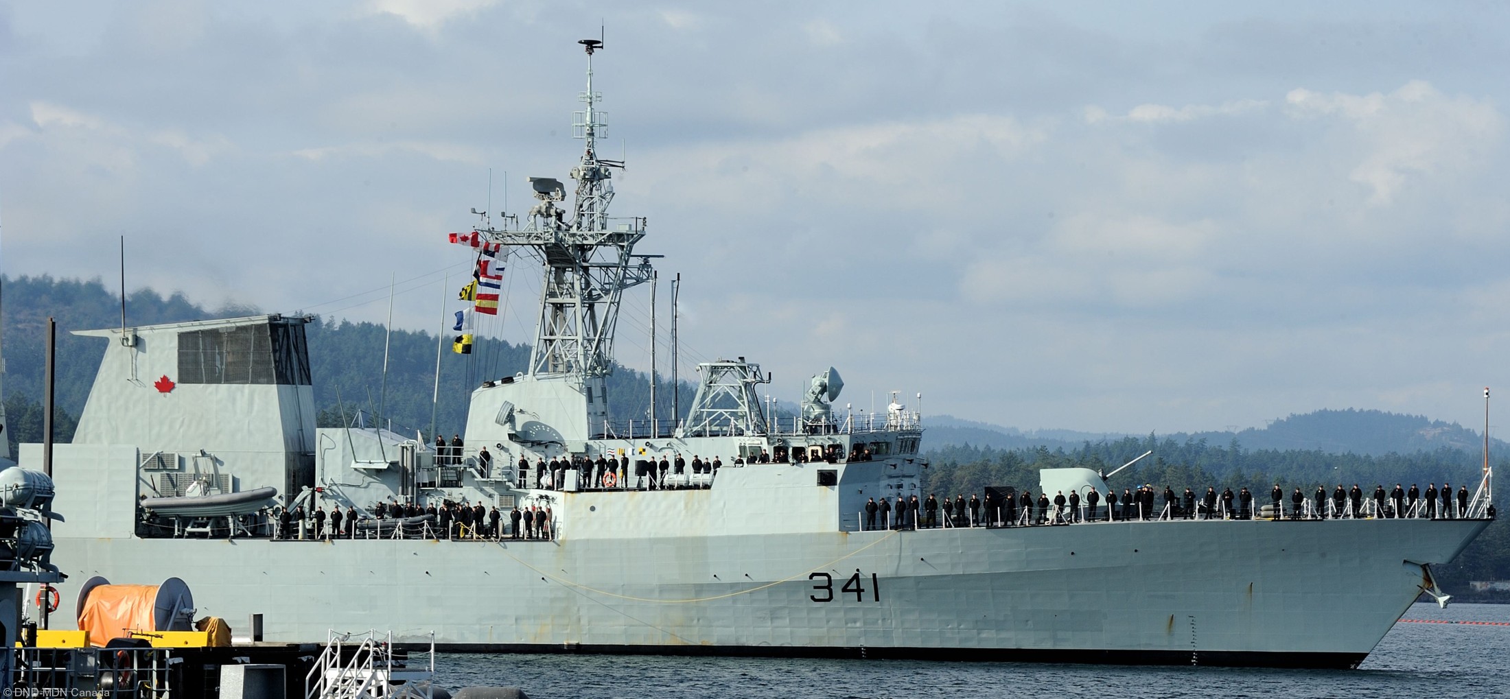 ffh-441 hmcs ottawa halifax class helicopter patrol frigate ncsm royal canadian navy 27