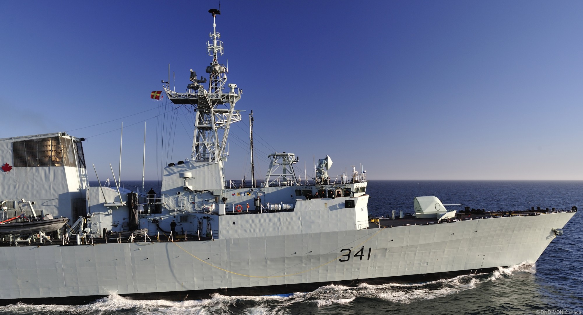 ffh-441 hmcs ottawa halifax class helicopter patrol frigate ncsm royal canadian navy 30