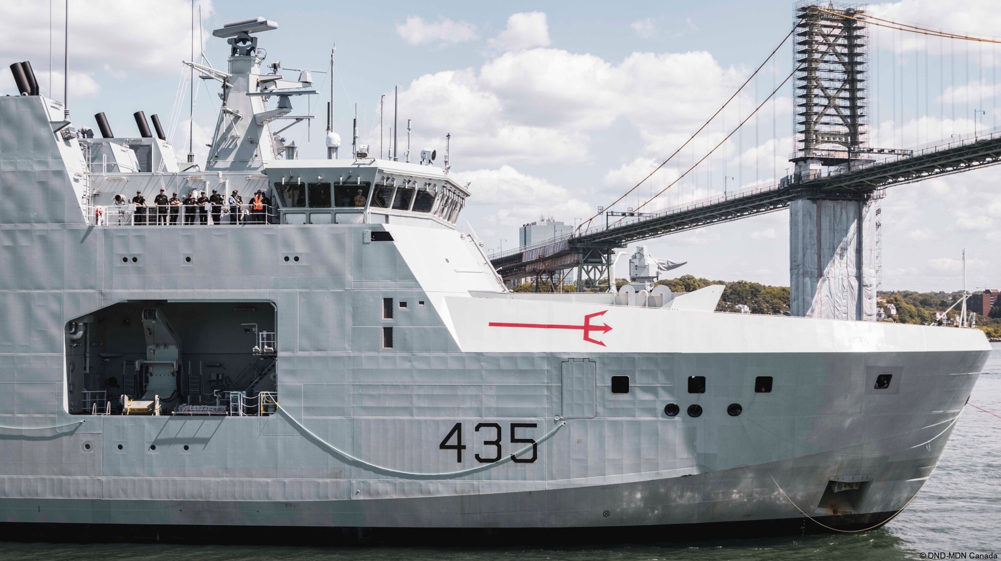 hmcs robert hampton gray aopv-435 harry dewolf class arctic offshore patrol vessel ship royal canadian navy 13
