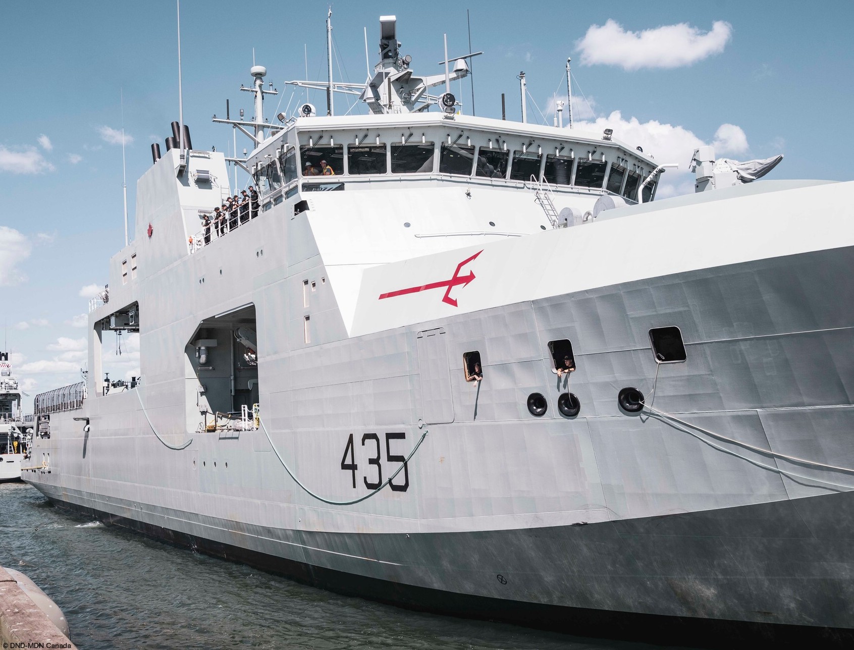 hmcs robert hampton gray aopv-435 harry dewolf class arctic offshore patrol vessel ship royal canadian navy 14