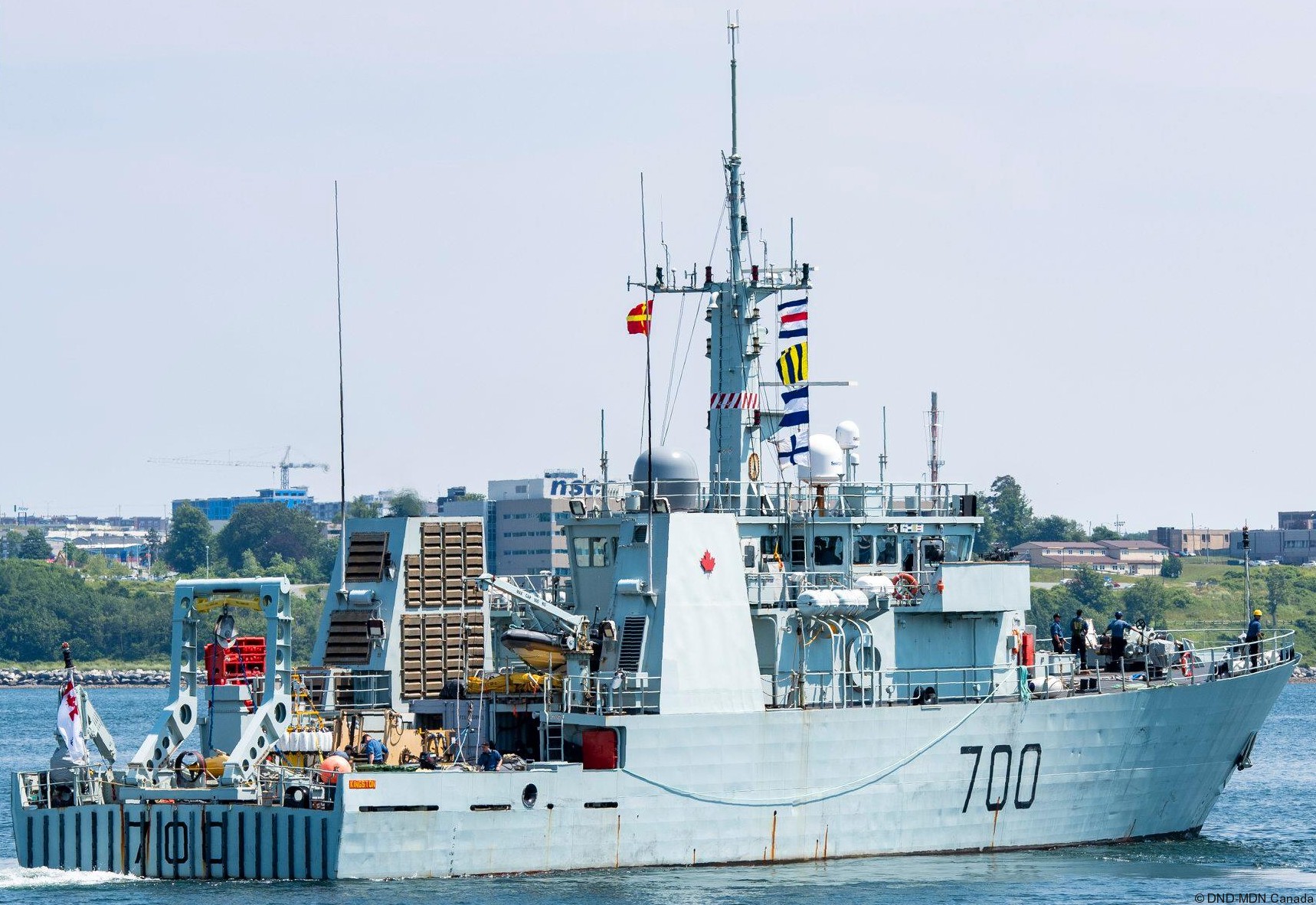 mm-700 hmcs kingston ncsm maritime coastal defence vessel mcdv royal canadian navy 14