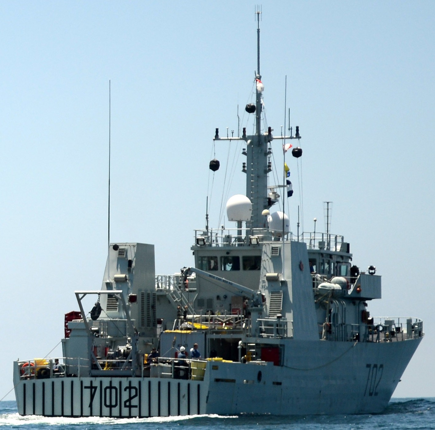 mm-702 hmcs nanaimo kingston class maritime coastal defence vessel mcdv ncsm royal canadian navy 04
