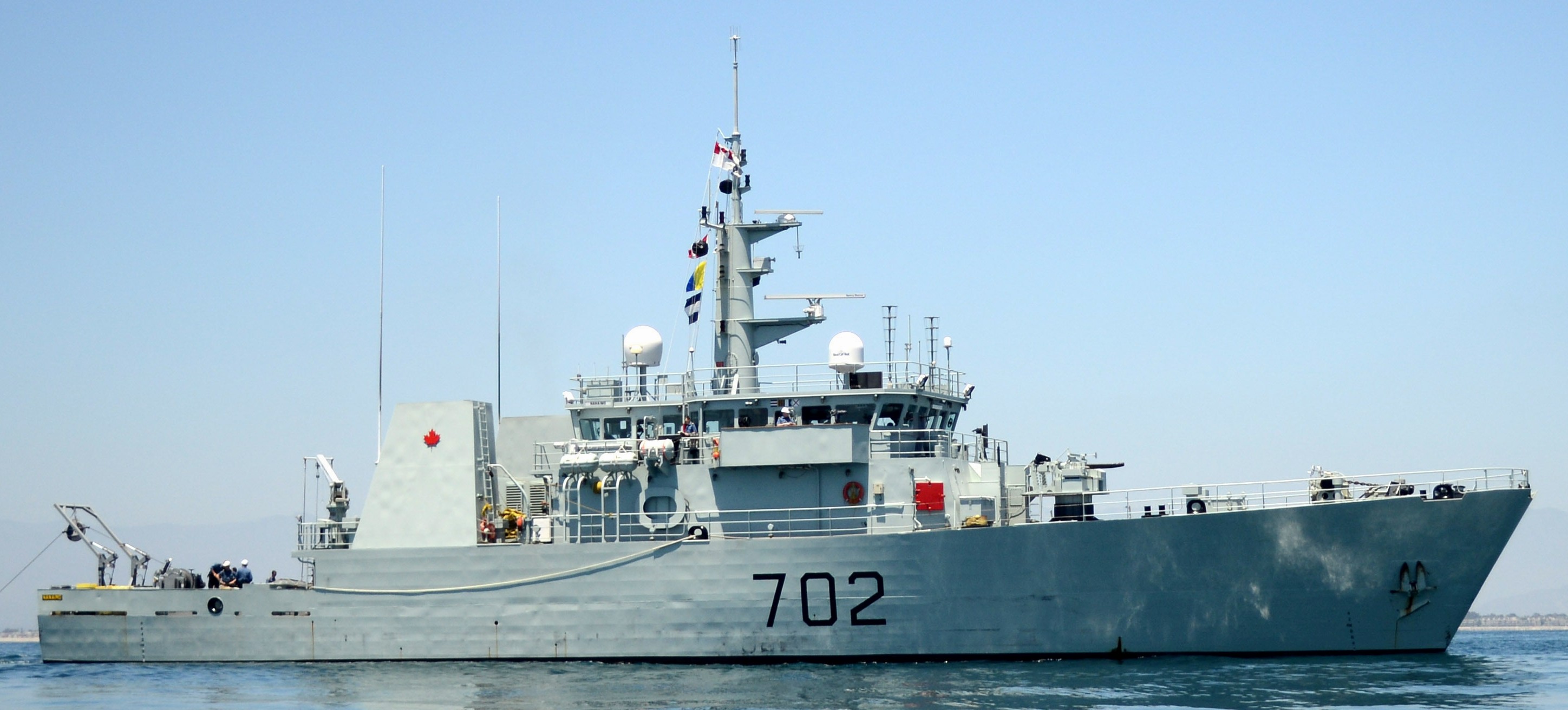 mm-702 hmcs nanaimo kingston class maritime coastal defence vessel mcdv ncsm royal canadian navy 05