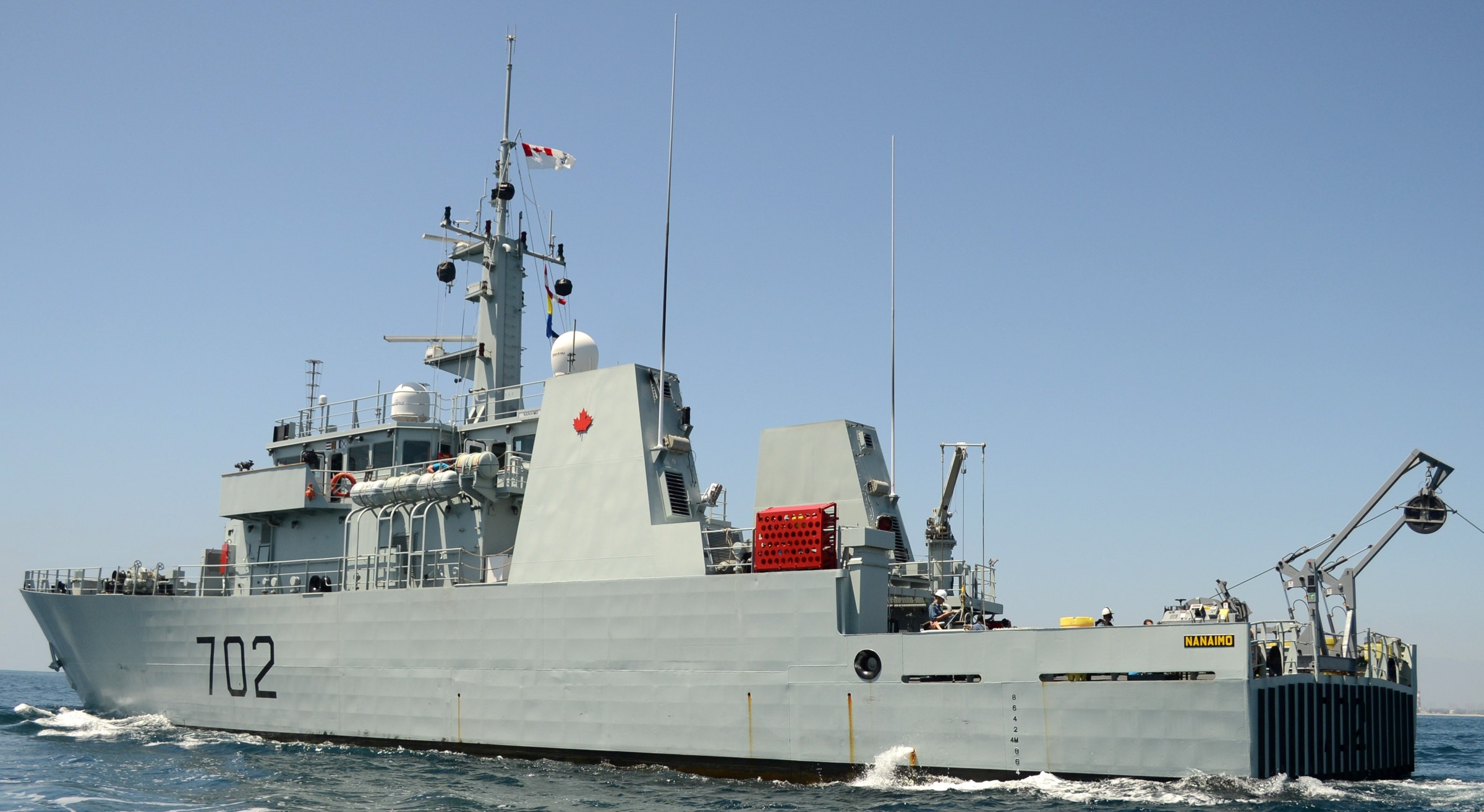 mm-702 hmcs nanaimo kingston class maritime coastal defence vessel mcdv ncsm royal canadian navy 08x cfb esquimalt