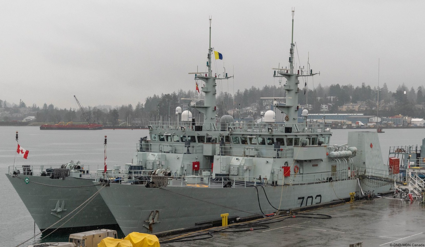 mm-702 hmcs nanaimo kingston class maritime coastal defence vessel mcdv ncsm royal canadian navy 13