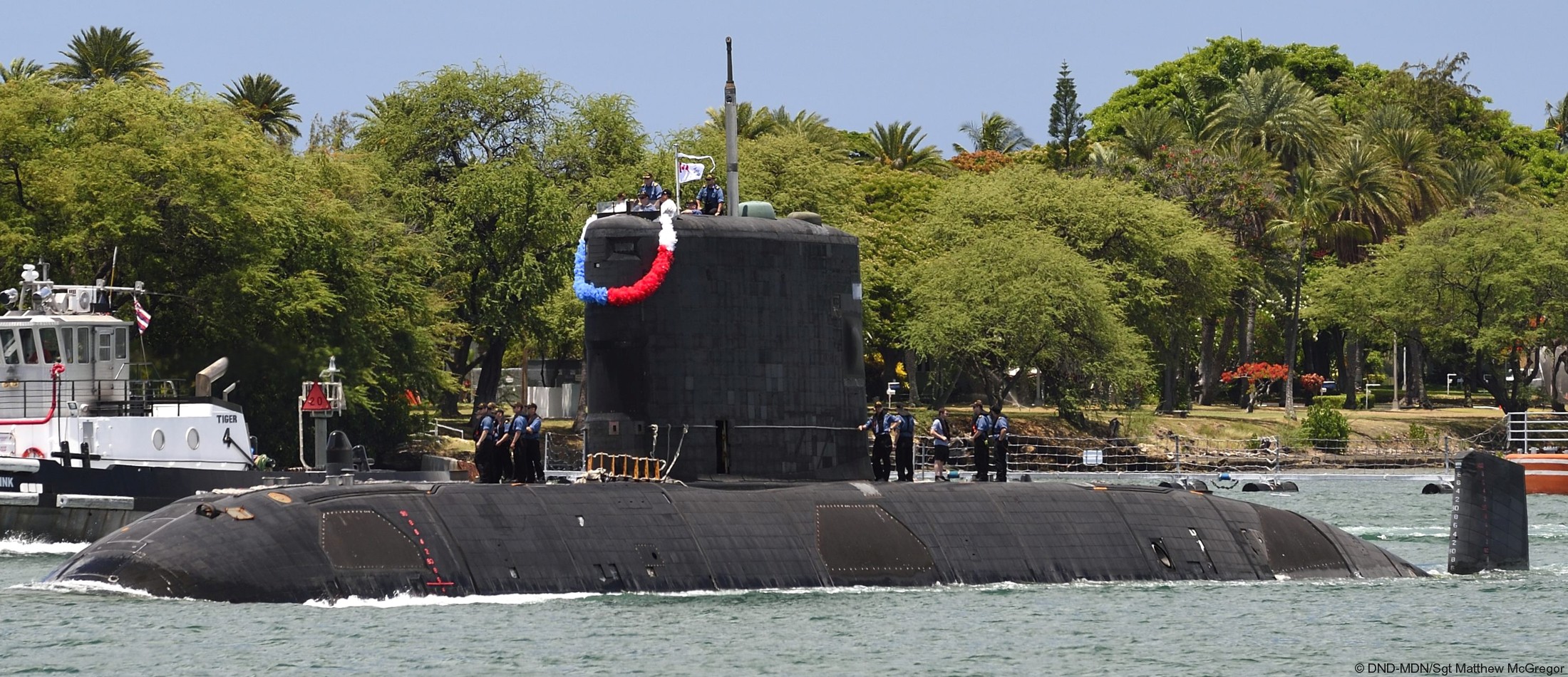 ssk-876 hmcs victoria upholder class attack submarine hunter killer ncsm royal canadian navy 13 rimpac hawaii