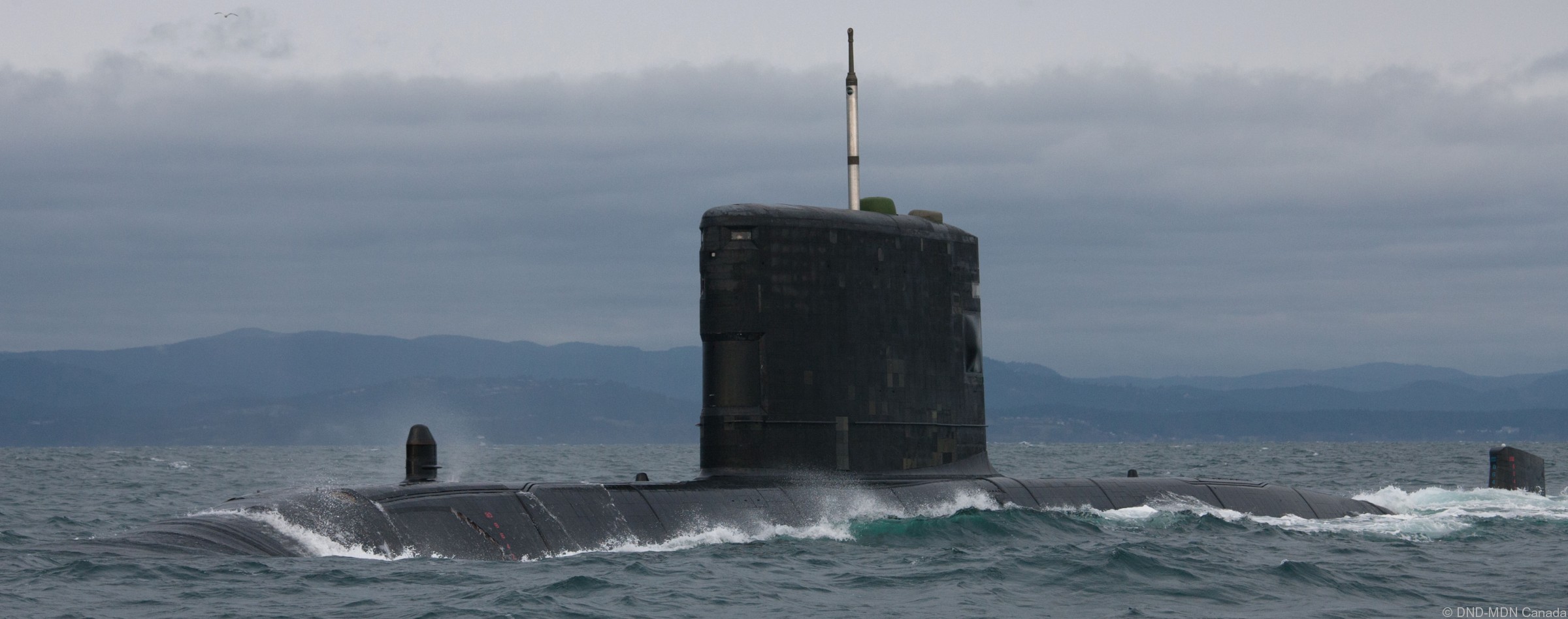 ssk-876 hmcs victoria upholder class attack submarine hunter killer ncsm royal canadian navy 25