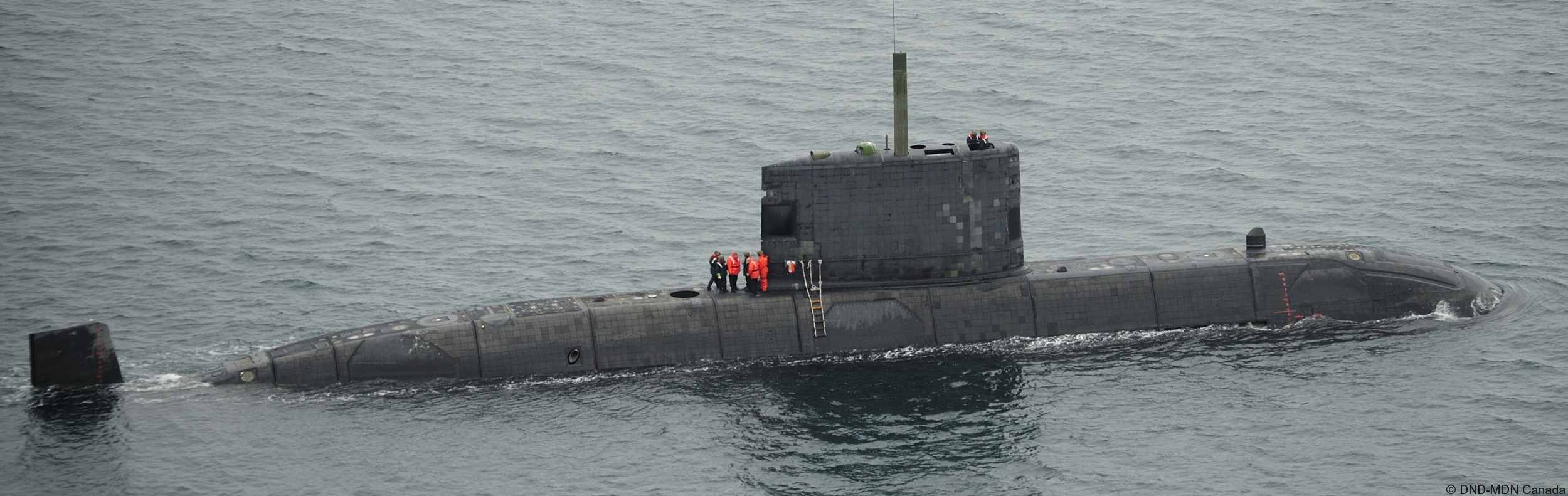 ssk-876 hmcs victoria upholder class attack submarine hunter killer ncsm royal canadian navy 31
