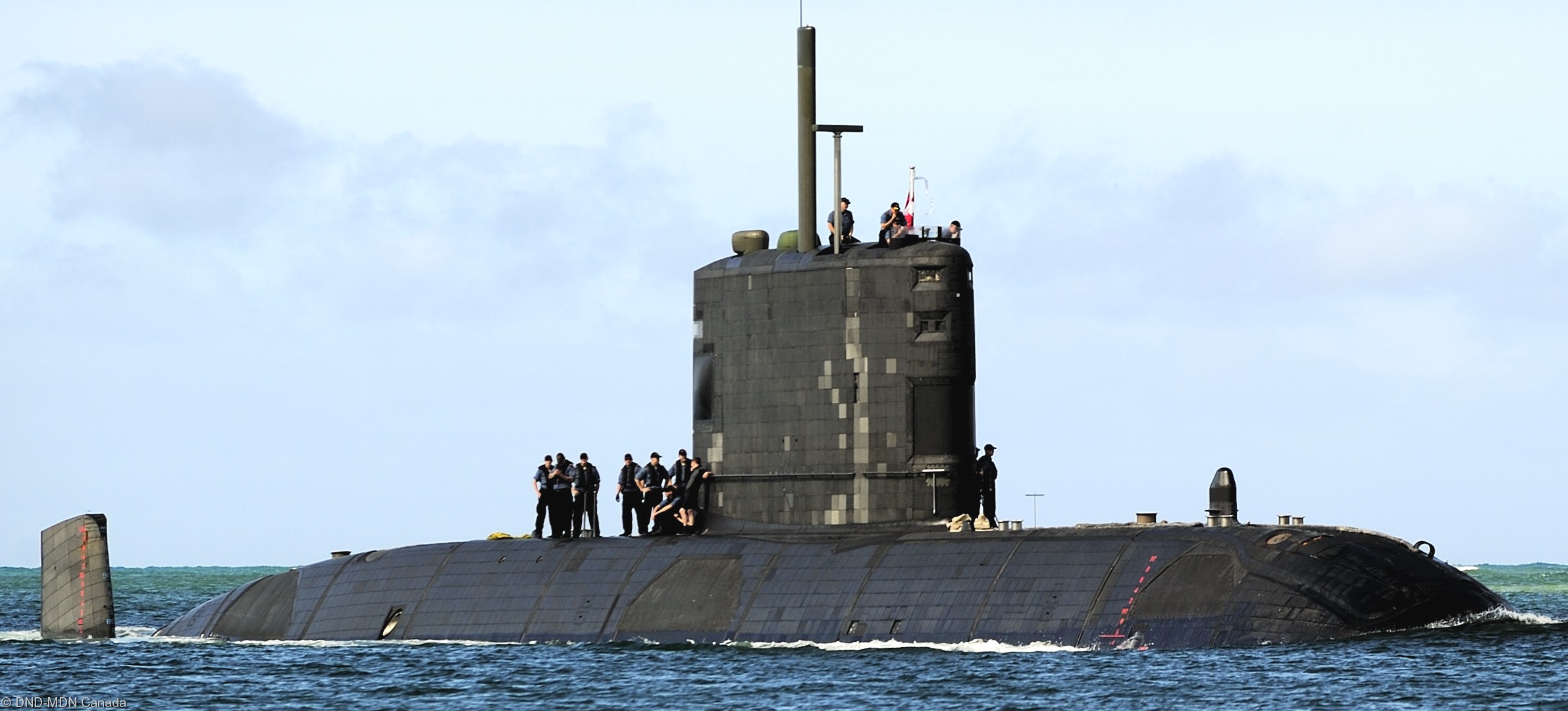 ssk-876 hmcs victoria upholder class attack submarine hunter killer ncsm royal canadian navy 35