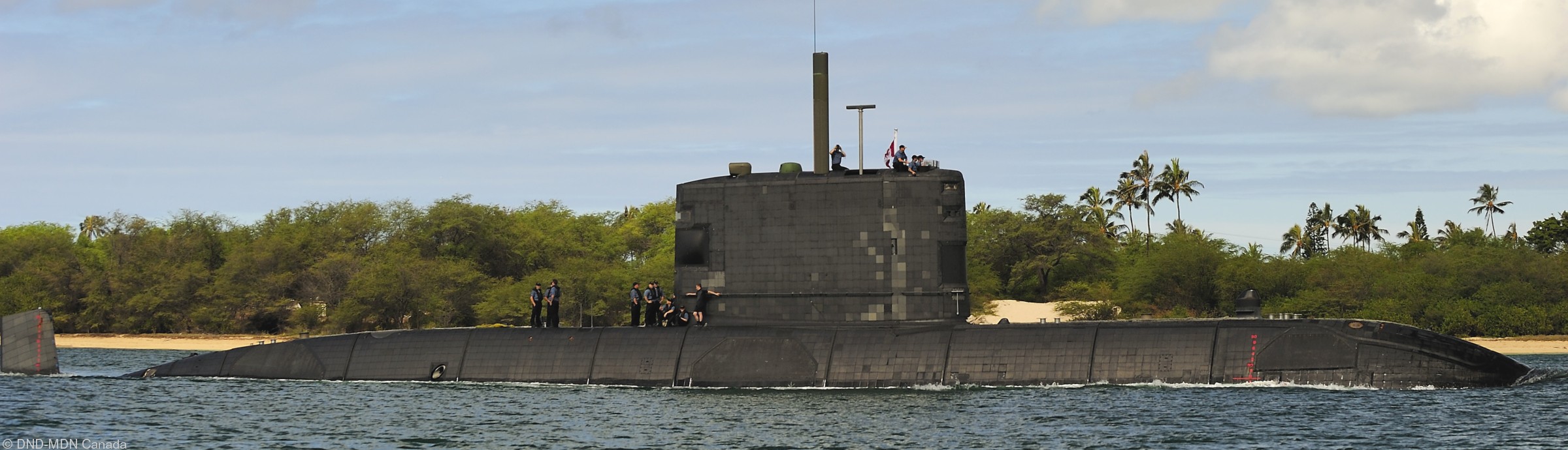 ssk-876 hmcs victoria upholder class attack submarine hunter killer ncsm royal canadian navy 36