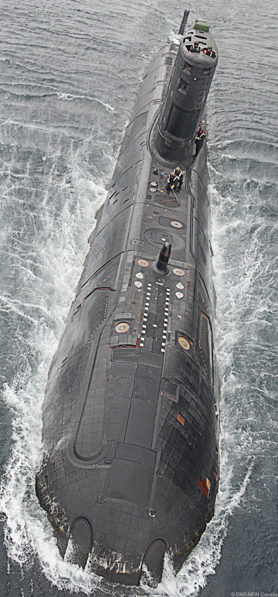ssk-876 hmcs victoria upholder class attack submarine hunter killer ncsm royal canadian navy 41