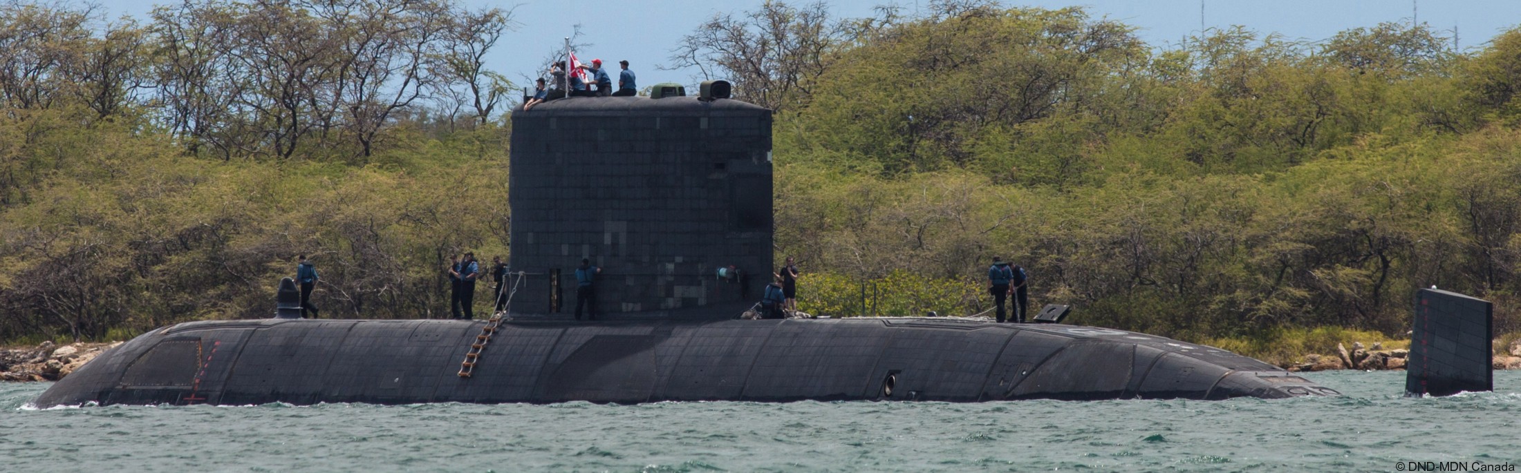ssk-876 hmcs victoria upholder class attack submarine hunter killer ncsm royal canadian navy 43