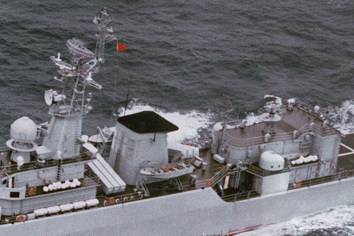 type 053h2g jiangwei-i class frigate china people's liberation army navy plan yj-8a ssm missile launcher radar