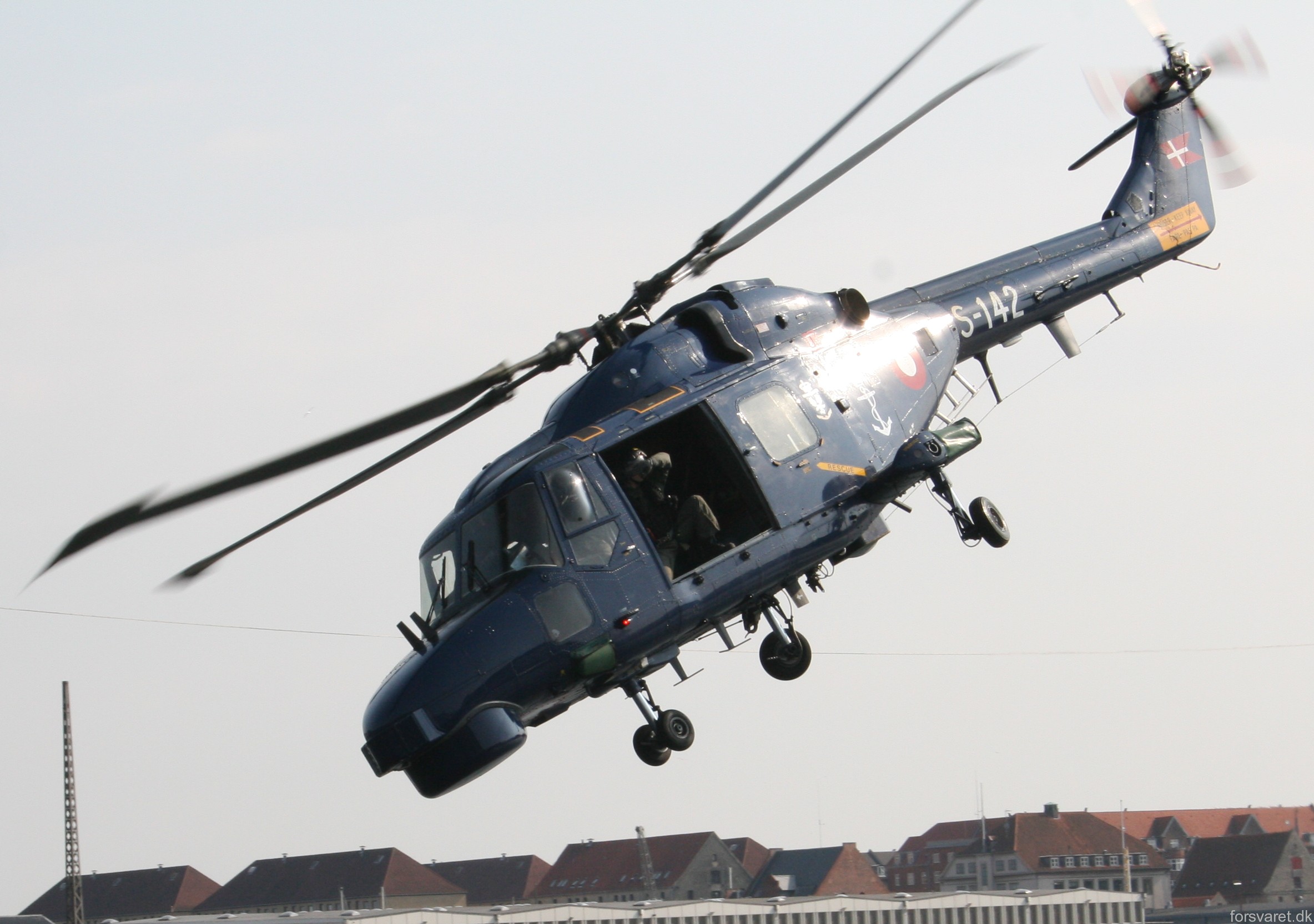 lynx mk.80 mk.90b helicopter westland royal danish navy air force kongelige danske marine flyvevabnet s-142 02