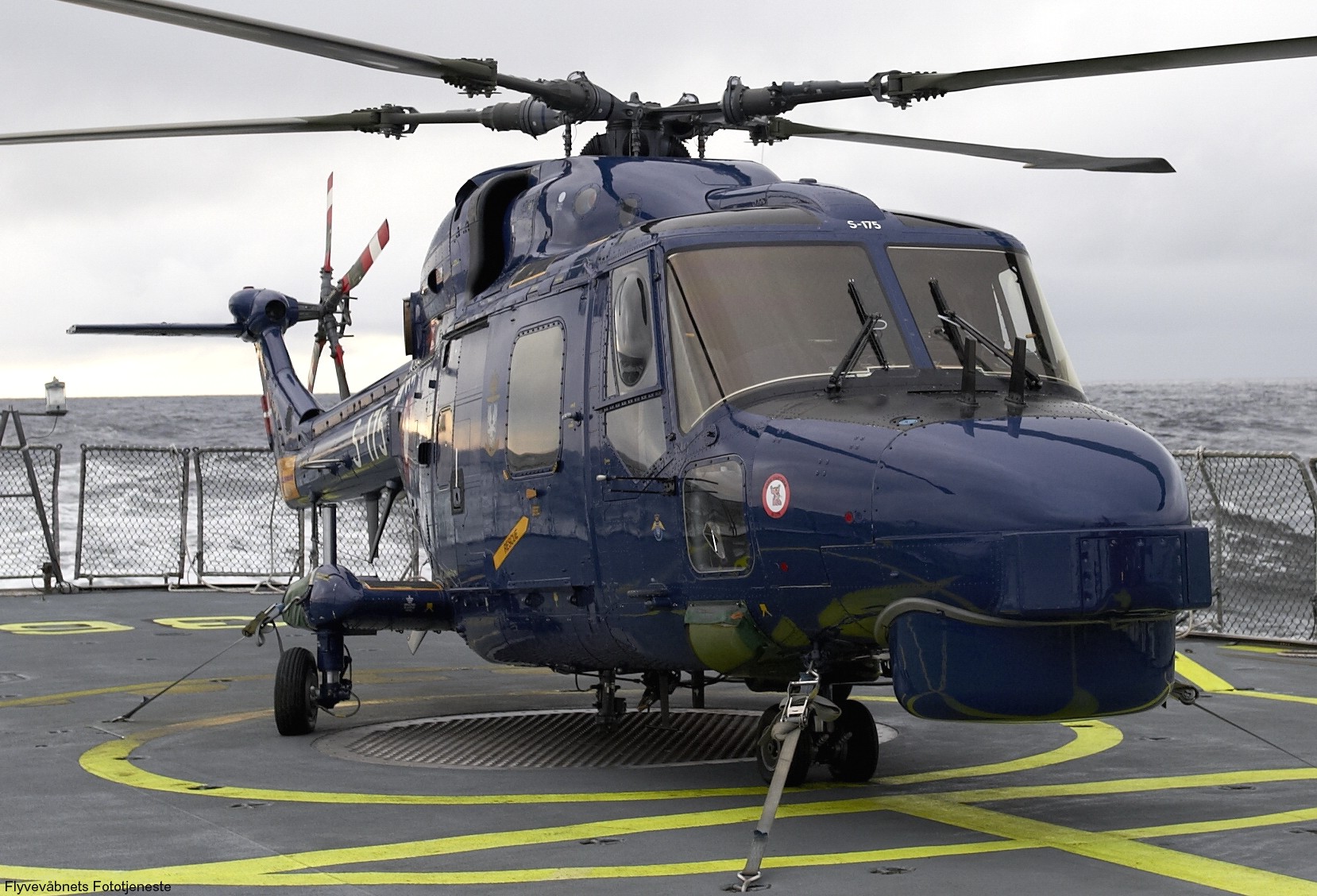 lynx mk.80 mk.90b helicopter westland royal danish navy air force kongelige danske marine flyvevabnet s-175 11