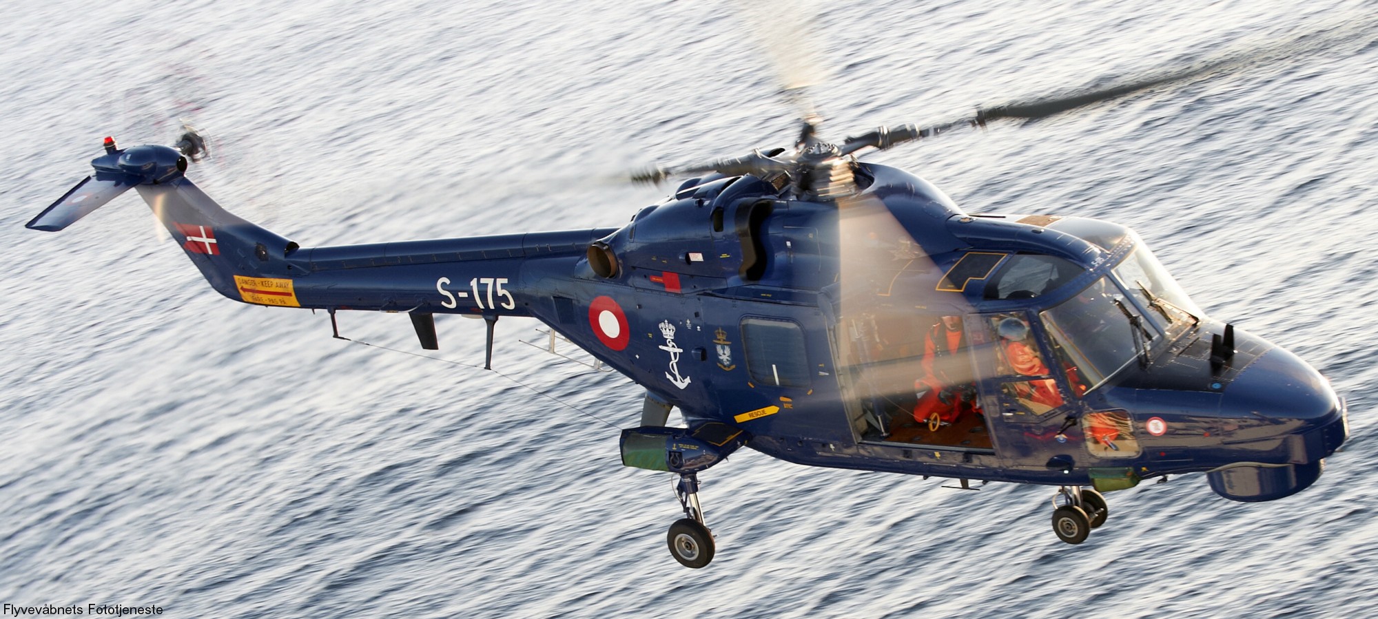 lynx mk.80 mk.90b helicopter westland royal danish navy air force kongelige danske marine flyvevabnet s-175 28