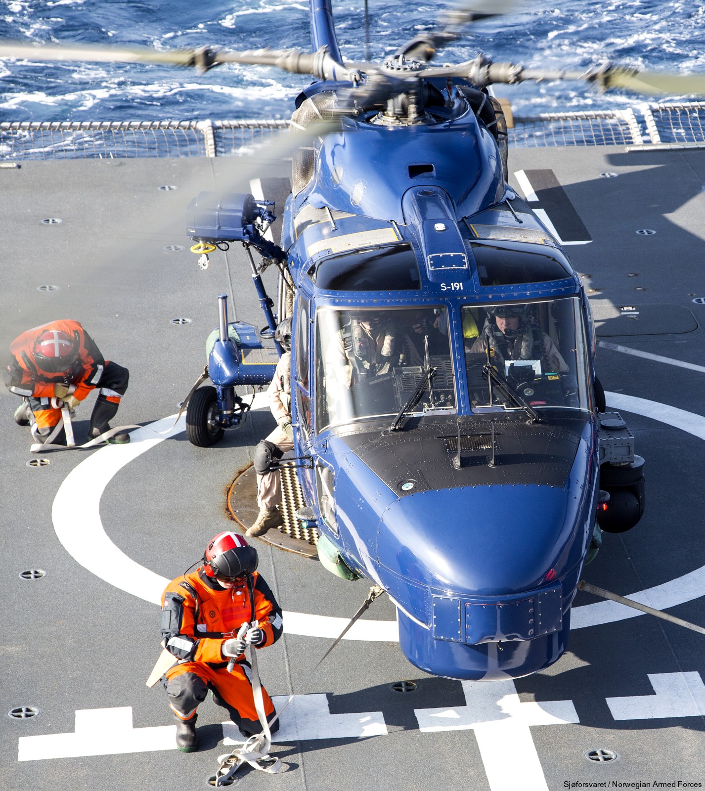 lynx mk.80 mk.90b helicopter westland royal danish navy air force kongelige danske marine flyvevabnet s-191 09