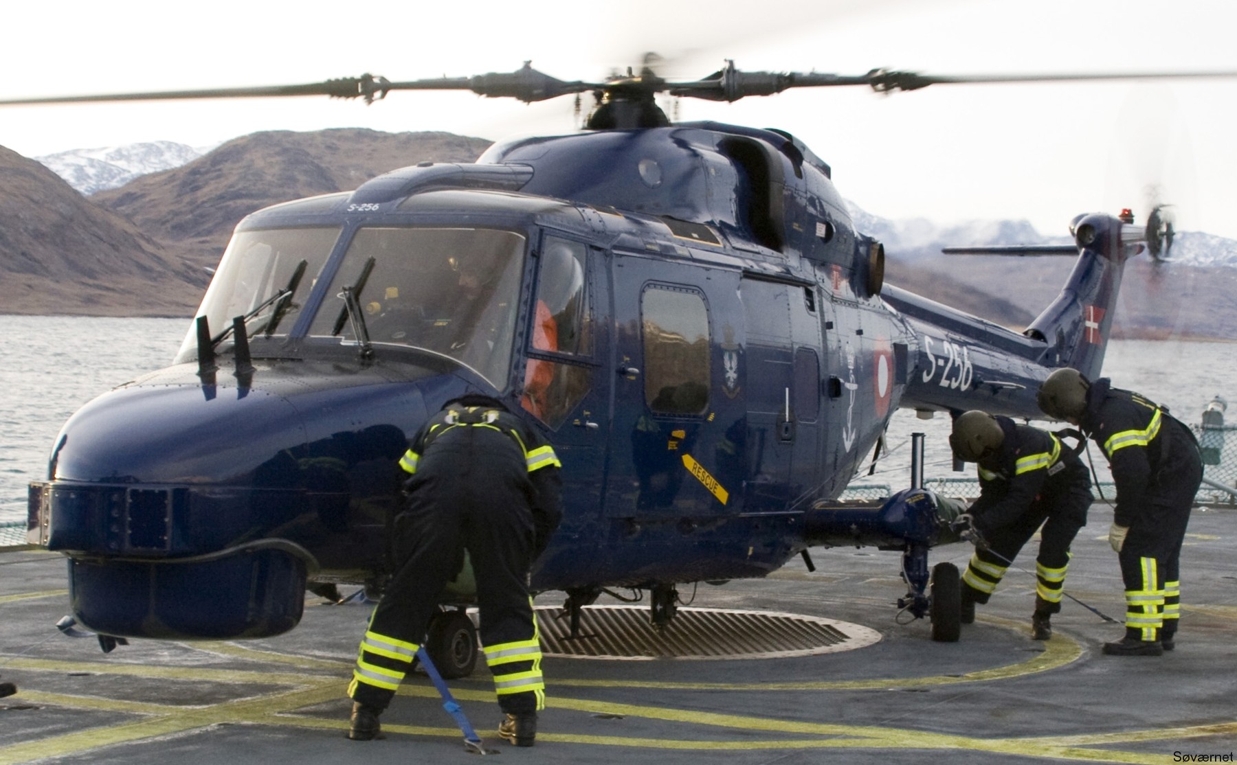 lynx mk.80 mk.90b helicopter westland royal danish navy air force kongelige danske marine flyvevabnet s-256 09