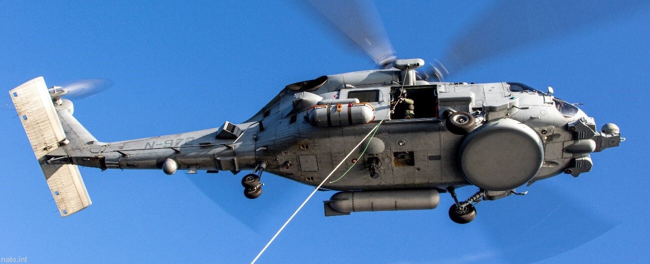mh-60r seahawk royal danish navy air force flyvevåbnet kongelige danske marine sikorsky helicopter 723 eskadrille squadron karup 08