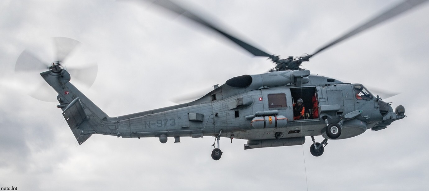 mh-60r seahawk royal danish navy air force flyvevåbnet kongelige danske marine sikorsky helicopter 723 eskadrille squadron karup 10