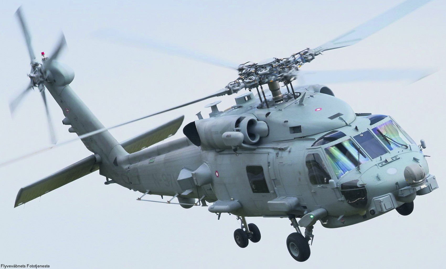 mh-60r seahawk royal danish navy air force flyvevåbnet kongelige danske marine sikorsky helicopter 723 eskadrille squadron karup 12