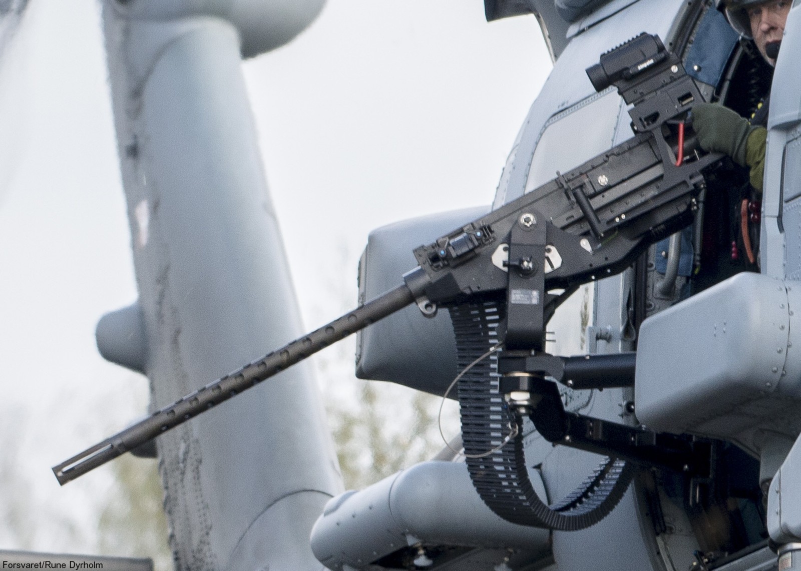 mh-60r seahawk royal danish navy air force flyvevåbnet kongelige danske marine sikorsky helicopter browning m2 machine gun 21a