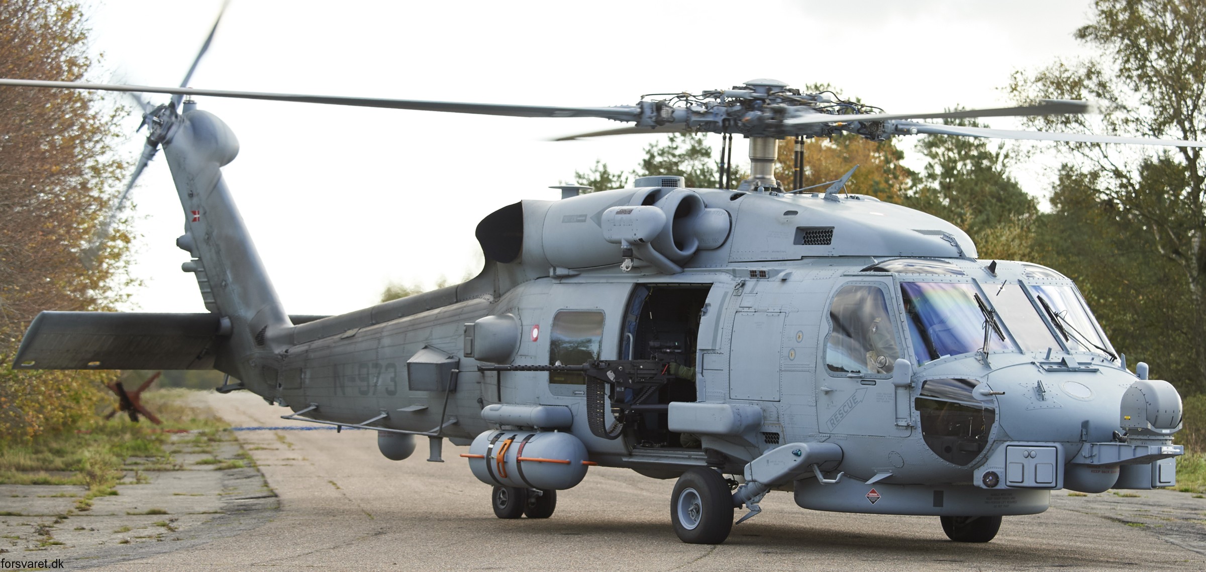 mh-60r seahawk royal danish navy air force flyvevåbnet kongelige danske marine sikorsky helicopter 723 eskadrille squadron karup 30