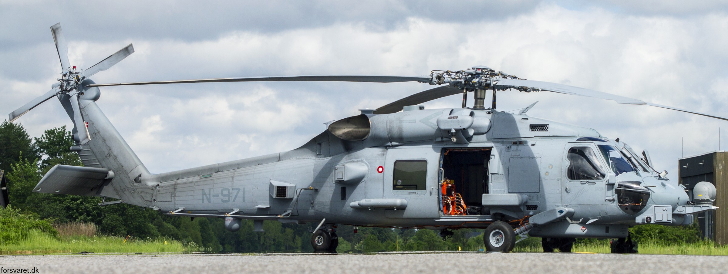 mh-60r seahawk royal danish navy air force flyvevåbnet kongelige danske marine sikorsky helicopter 723 eskadrille squadron karup 35