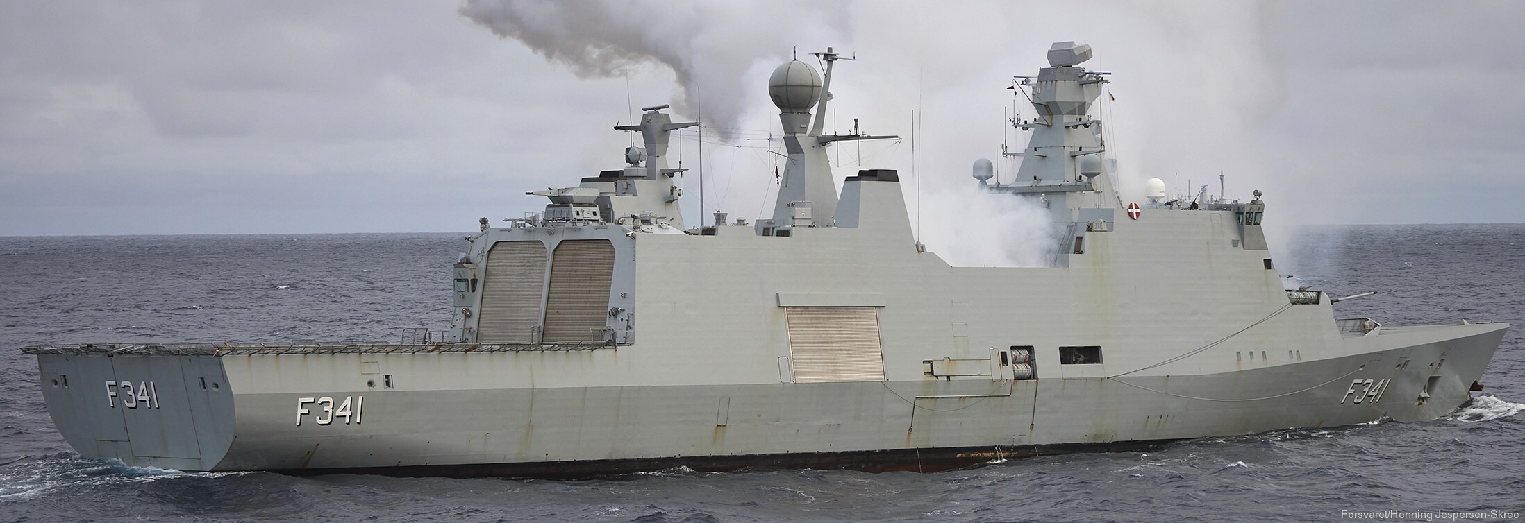 f-341 hdms absalon frigate royal danish navy søværnet forsvaret 10