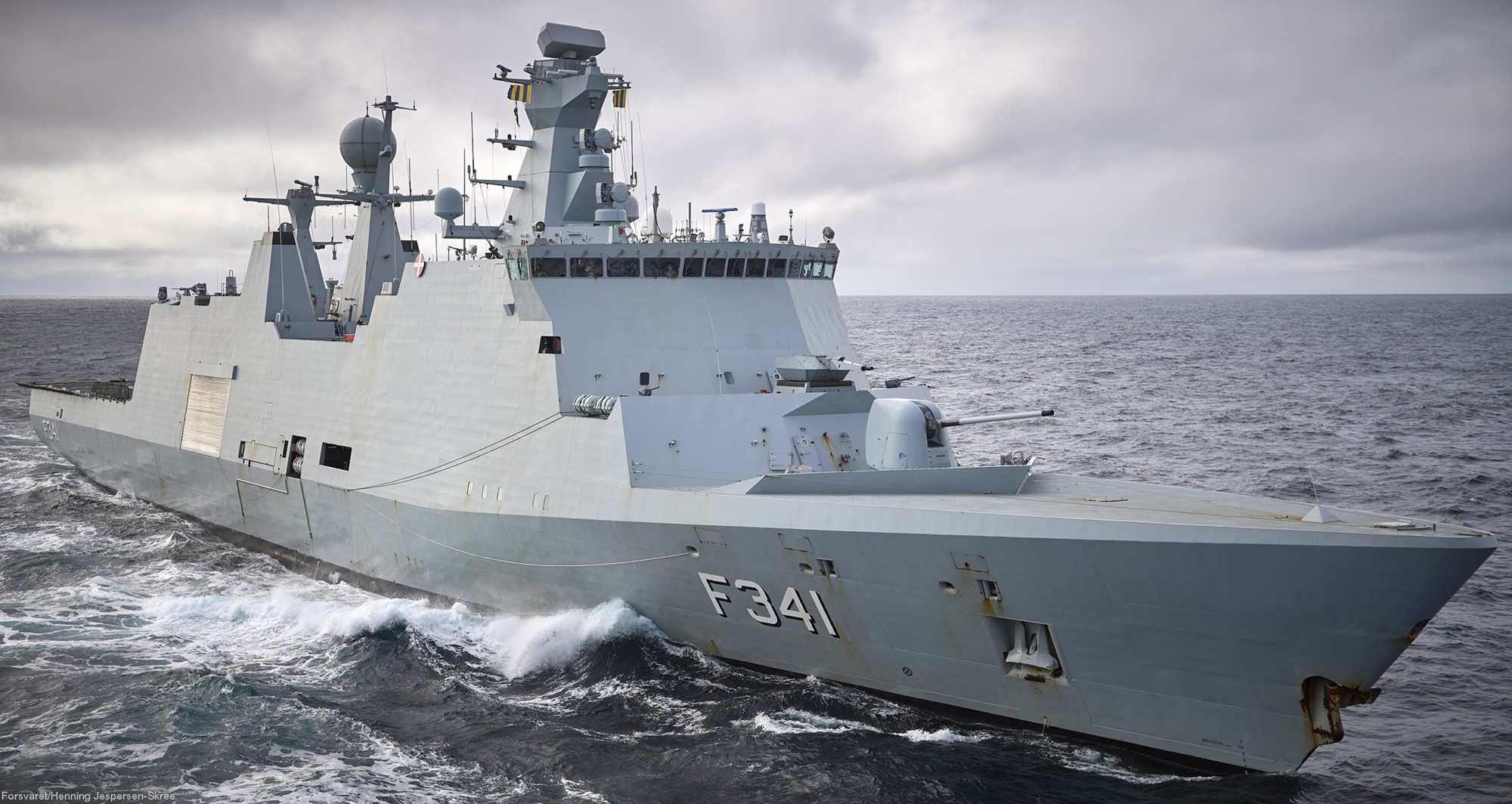 f-341 hdms absalon frigate royal danish navy søværnet forsvaret 11