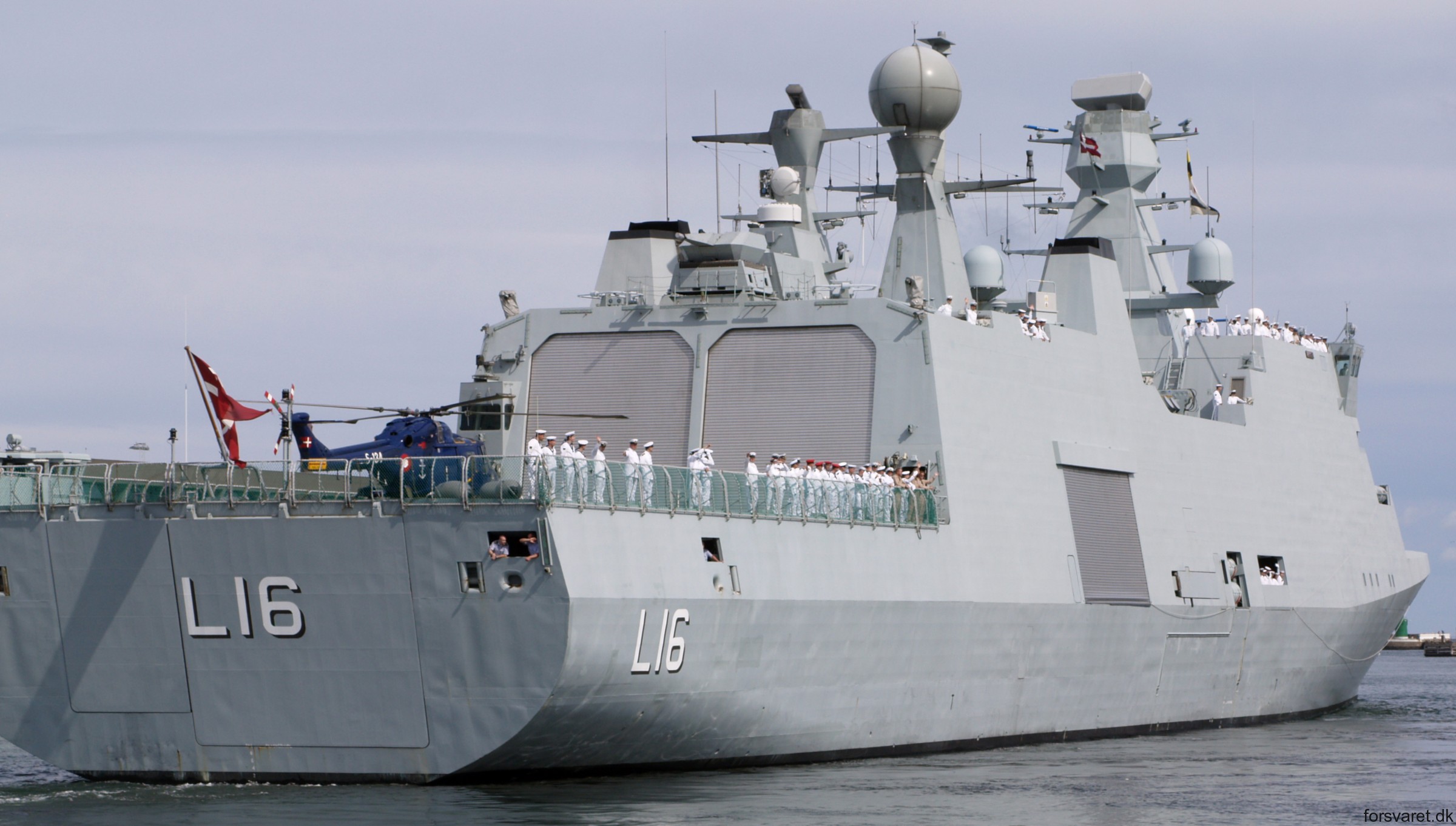 l-16 hdms absalon command support ship frigate royal danish navy 18