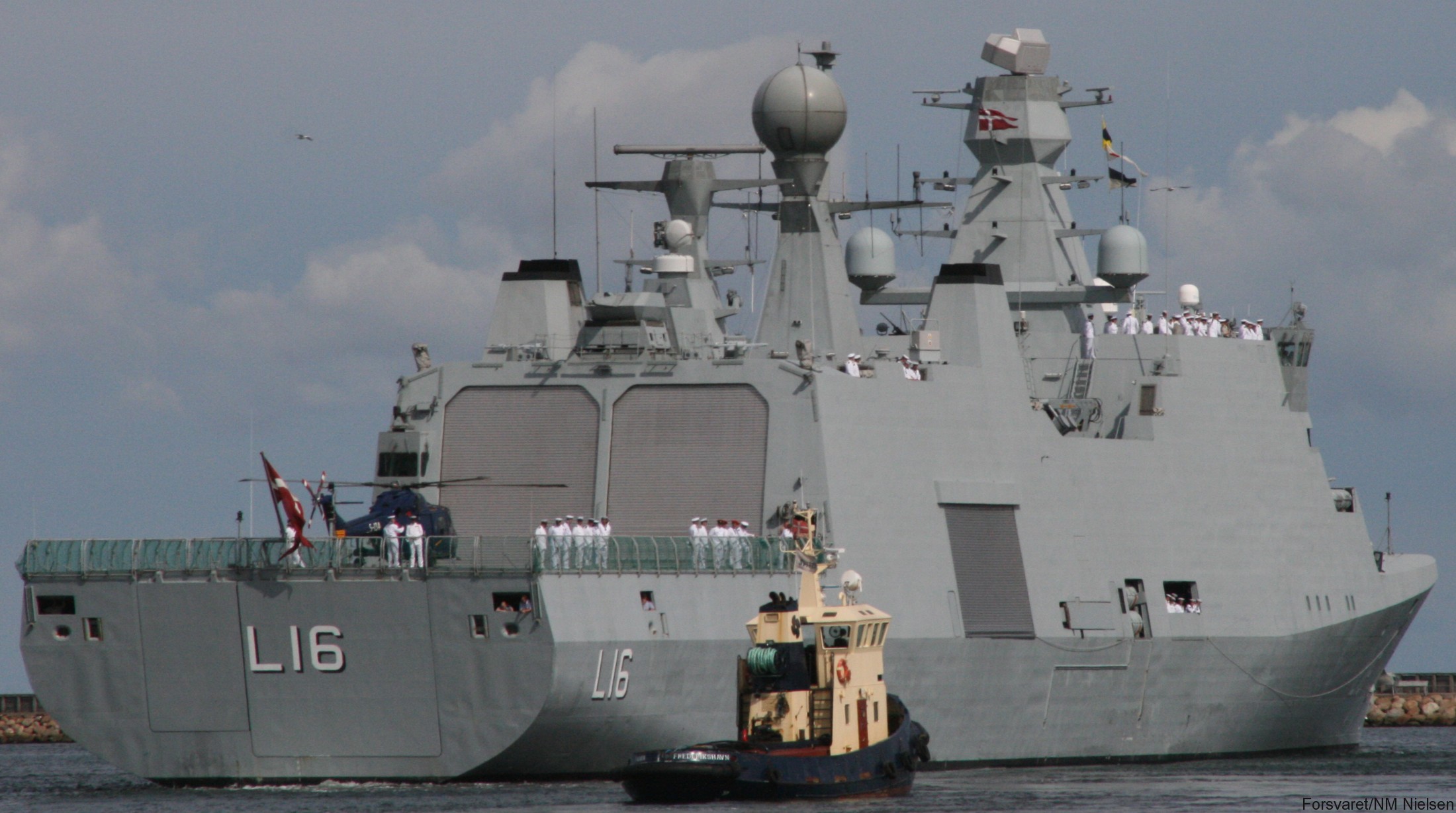 l-16 hdms absalon command support ship frigate royal danish navy 51