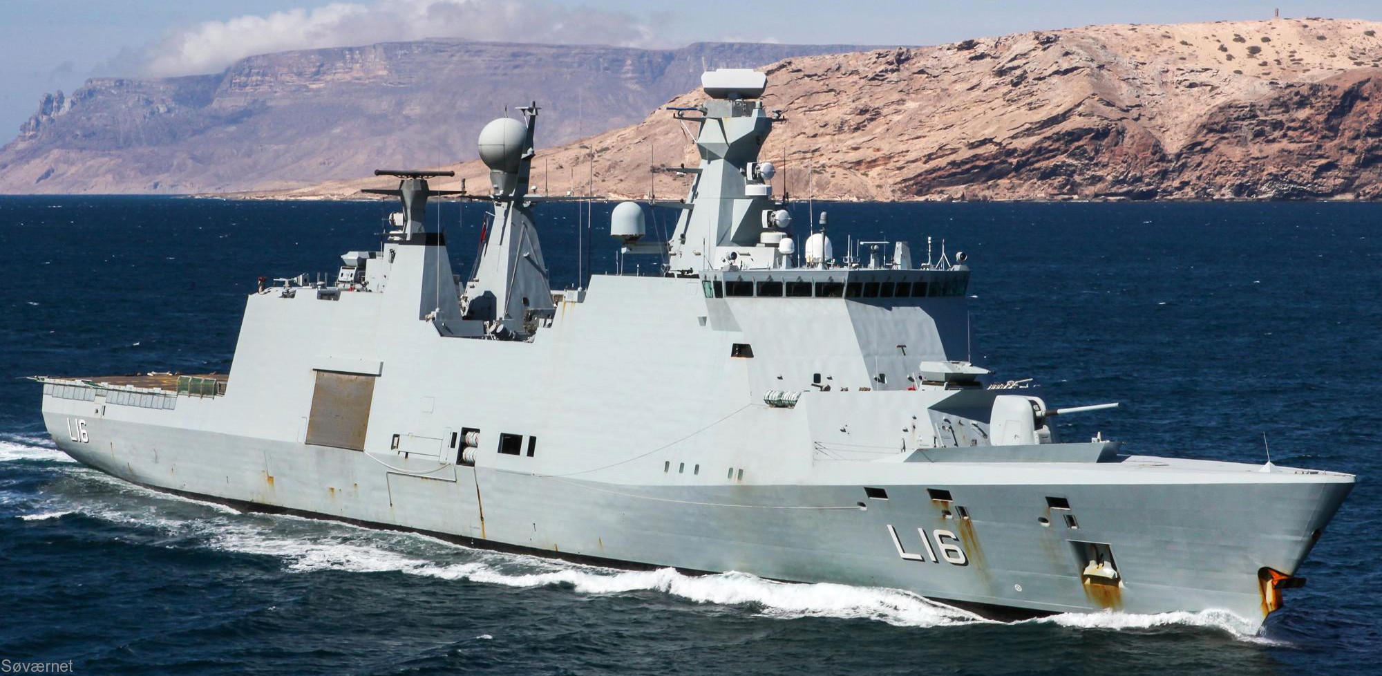 l-16 hdms absalon command support ship frigate royal danish navy 63 horn of africa anti piracy