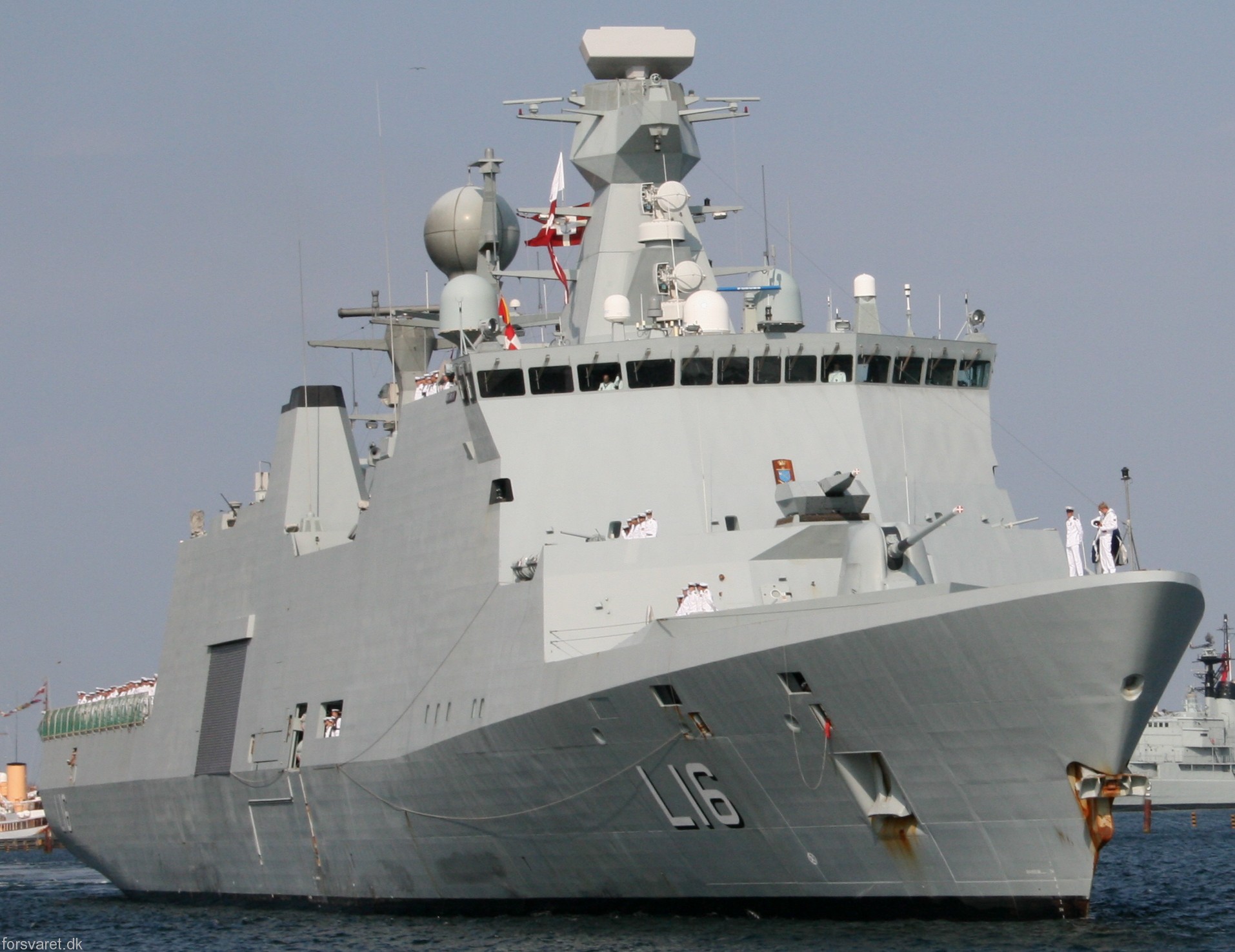 l-16 hdms absalon command support ship frigate royal danish navy 71