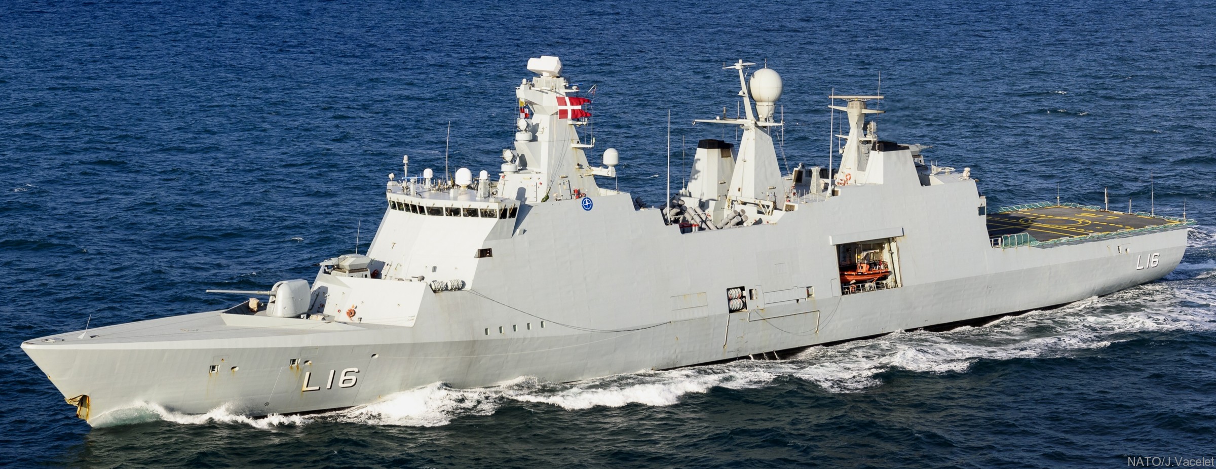 l-16 hdms absalon command support ship frigate royal danish navy 95