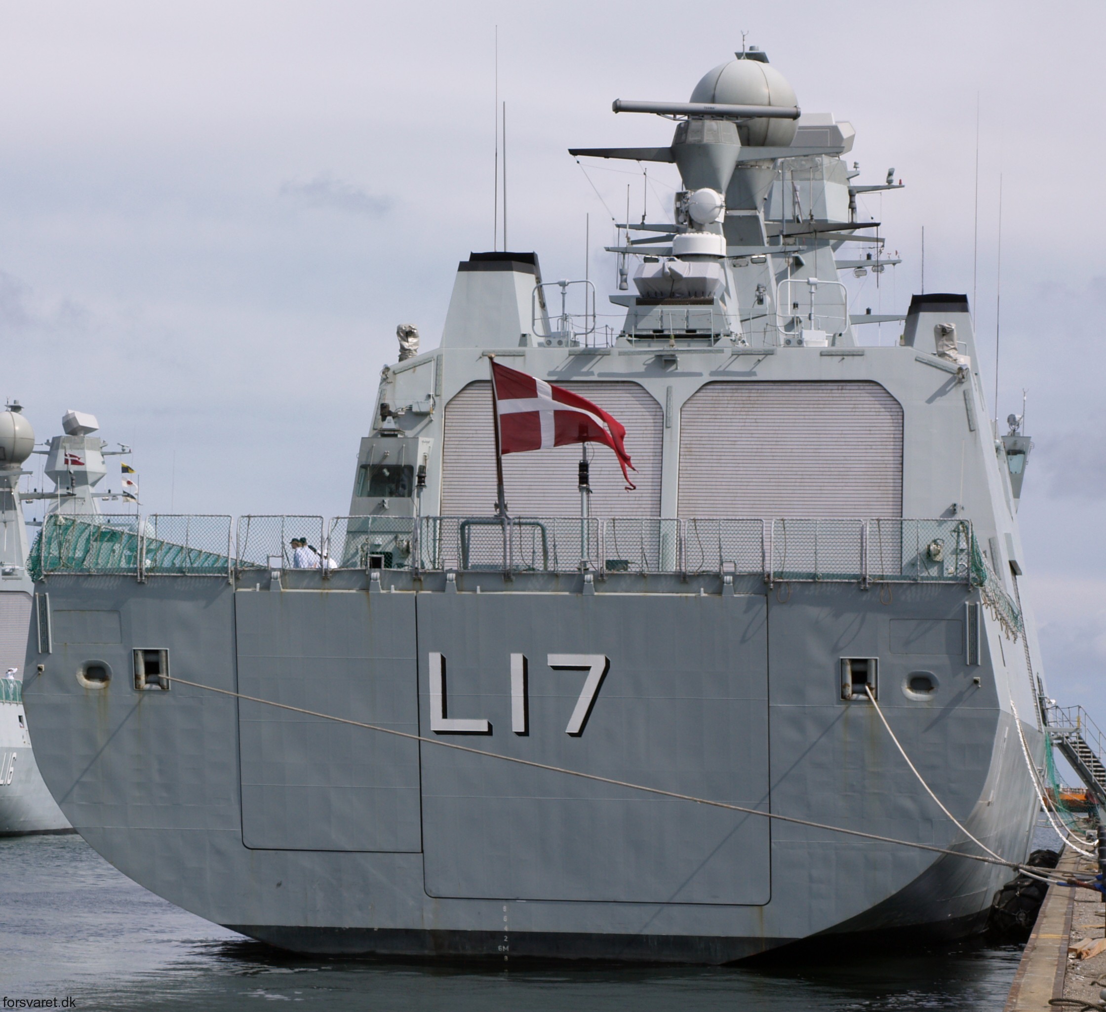 f-342 hdms esbern snare l-17 frigate command support ship royal danish navy 02
