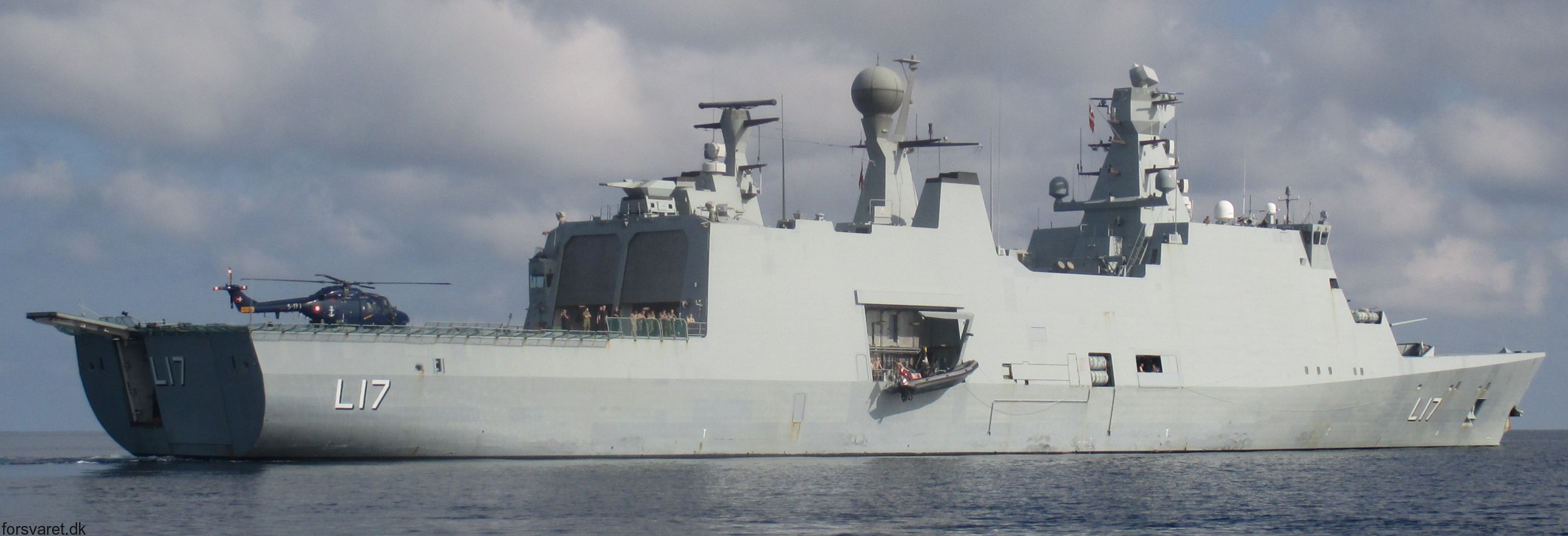 f-342 hdms esbern snare l-17 frigate command support ship royal danish navy 05