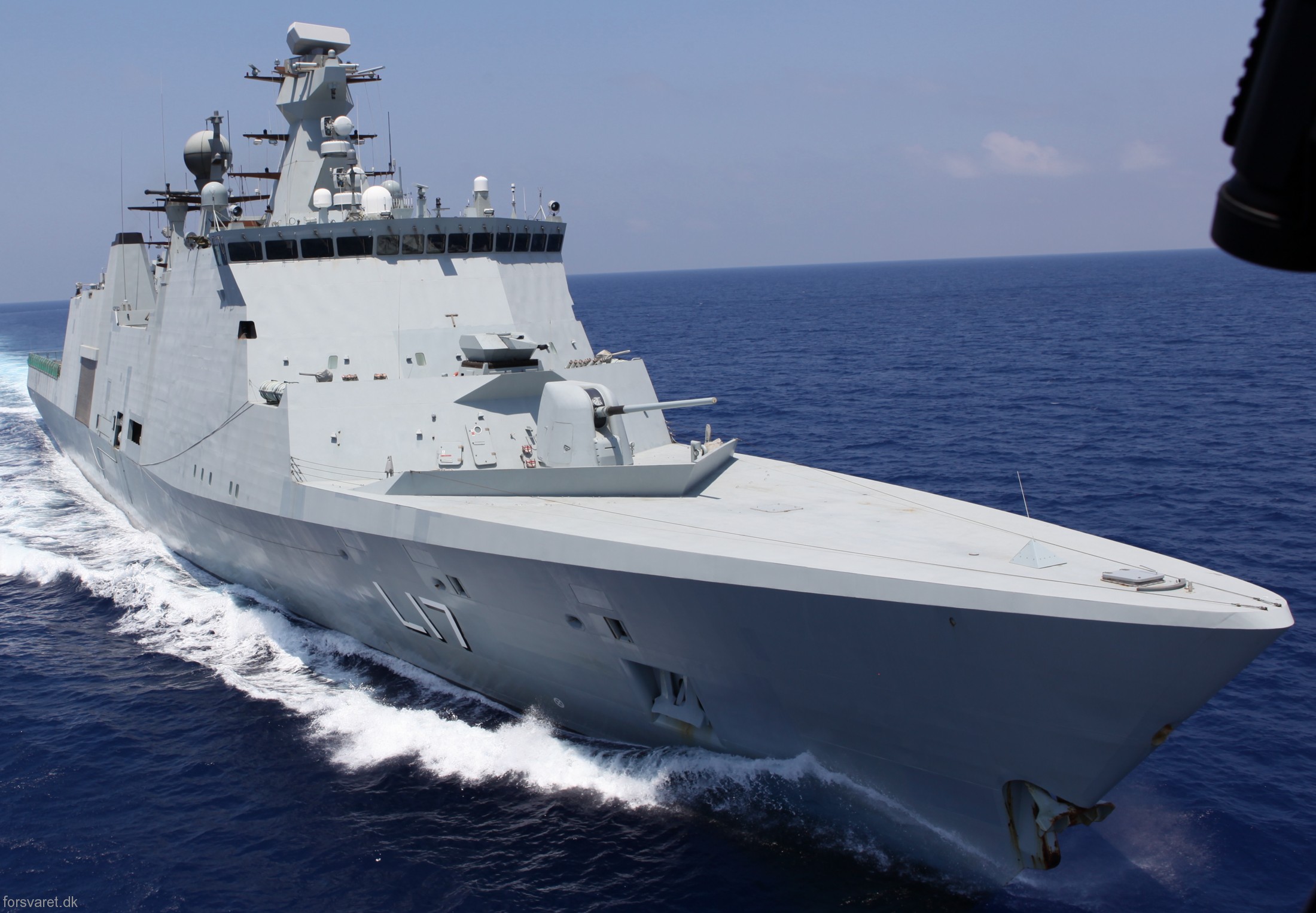 f-342 hdms esbern snare l-17 frigate command support ship royal danish navy 16