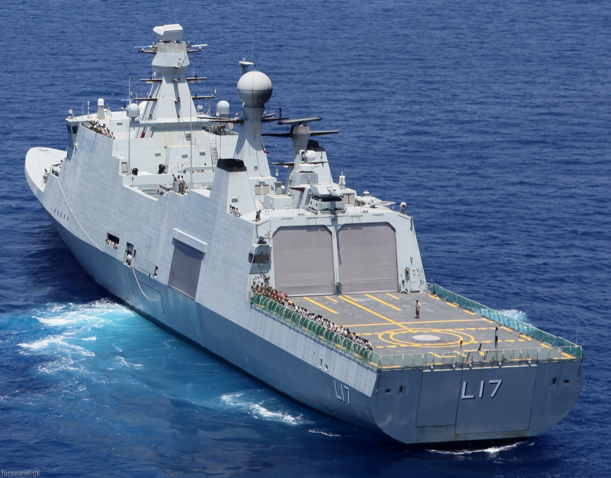 f-342 hdms esbern snare l-17 frigate command support ship royal danish navy 22