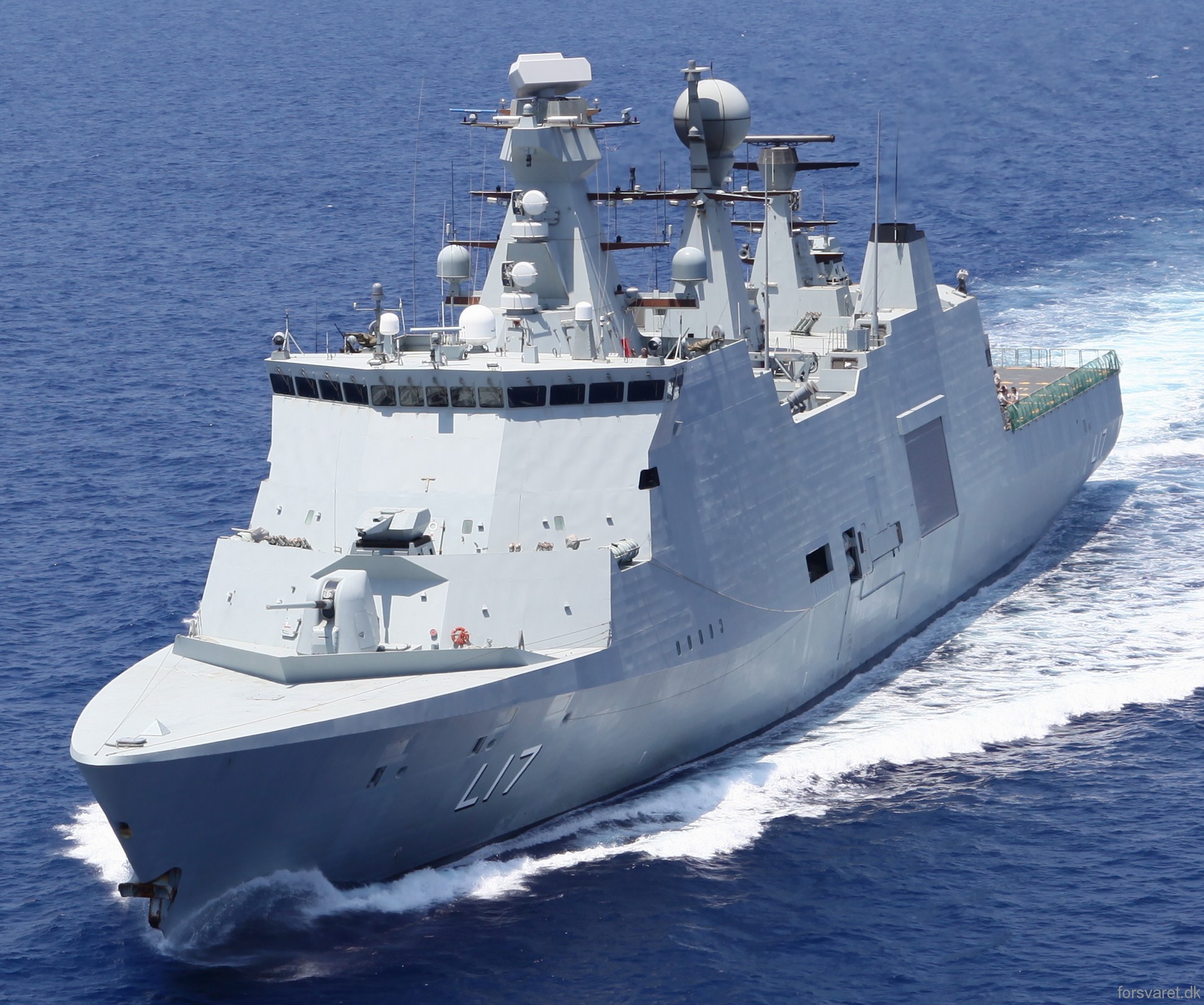 f-342 hdms esbern snare l-17 frigate command support ship royal danish navy 28