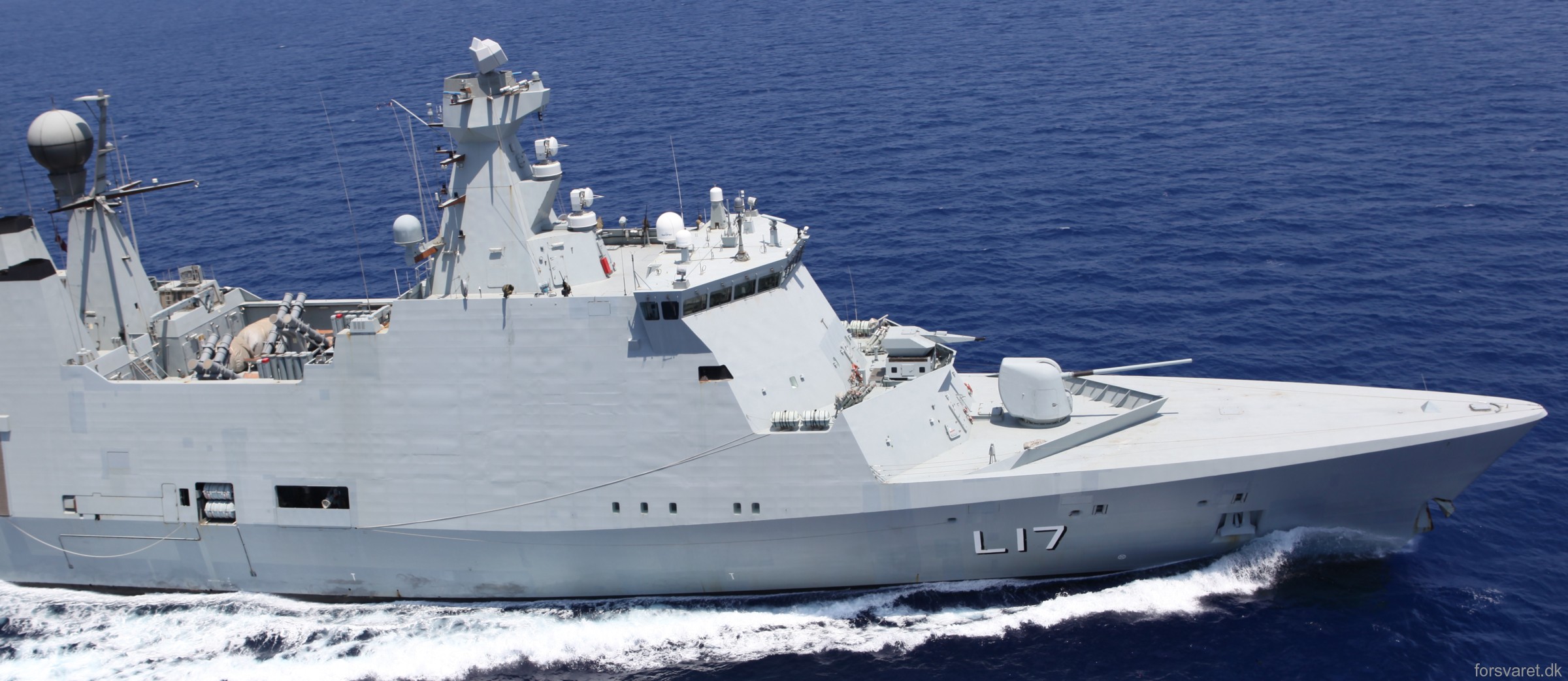 f-342 hdms esbern snare l-17 frigate command support ship royal danish navy 29