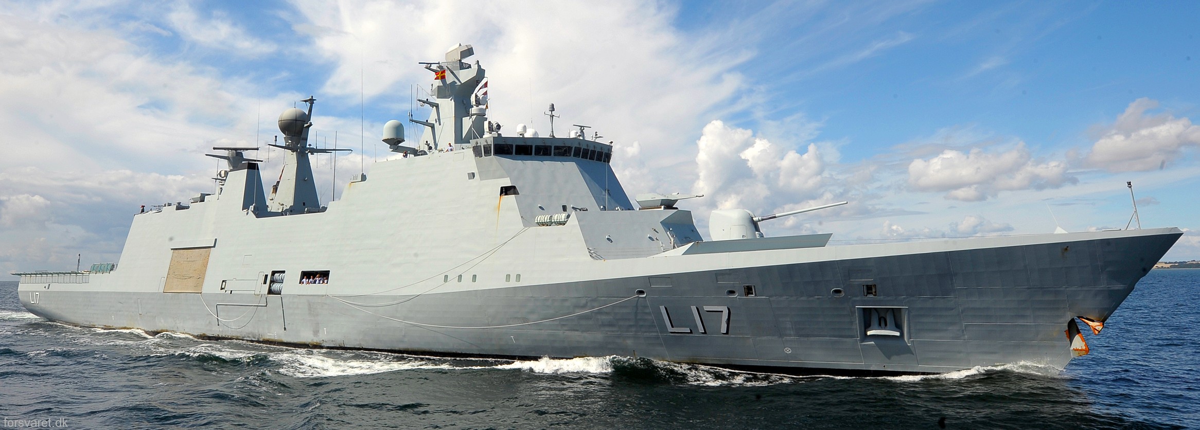 f-342 hdms esbern snare l-17 frigate command support ship royal danish navy 35