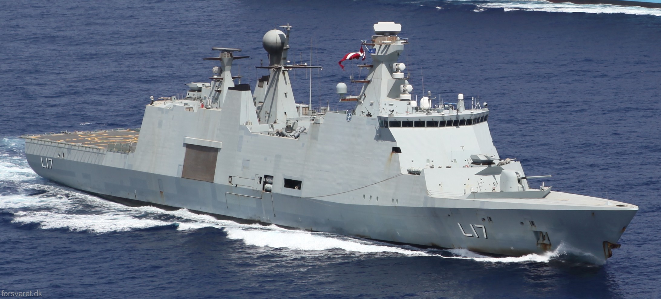 f-342 hdms esbern snare l-17 frigate command support ship royal danish navy 65