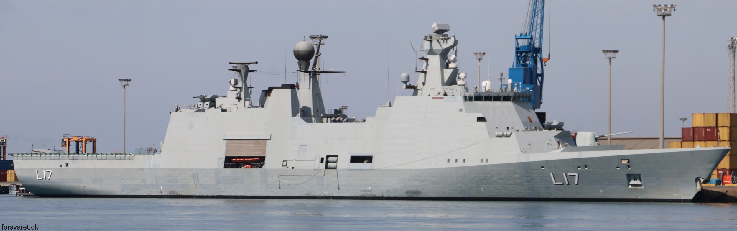 f-342 hdms esbern snare l-17 frigate command support ship royal danish navy 73