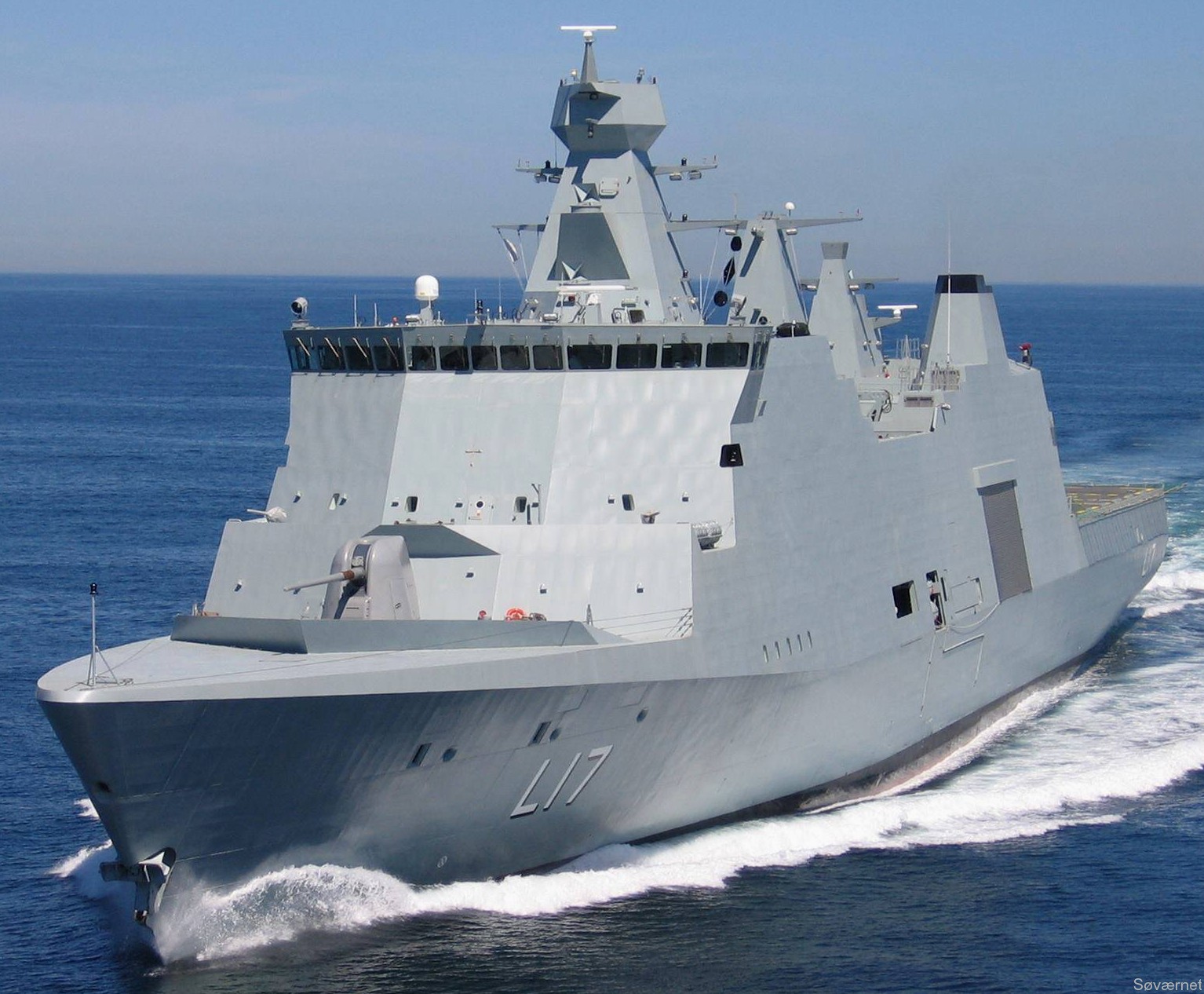 f-342 hdms esbern snare l-17 frigate command support ship royal danish navy 97