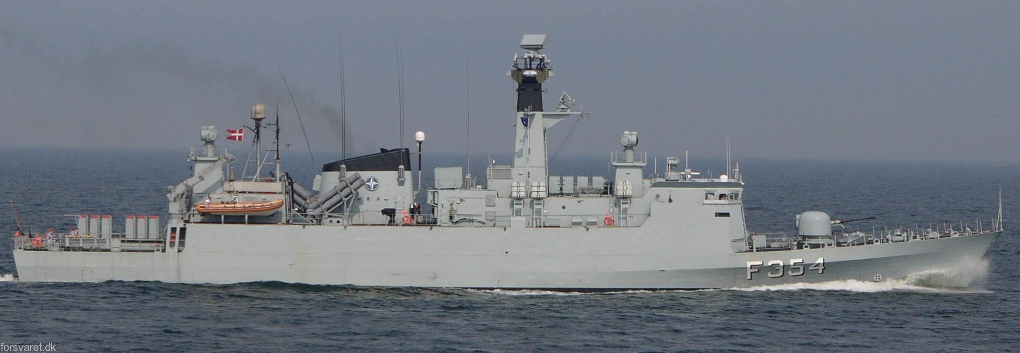f-354 hdms niels juel class corvette royal danish navy kongelige danske marine kdm 79